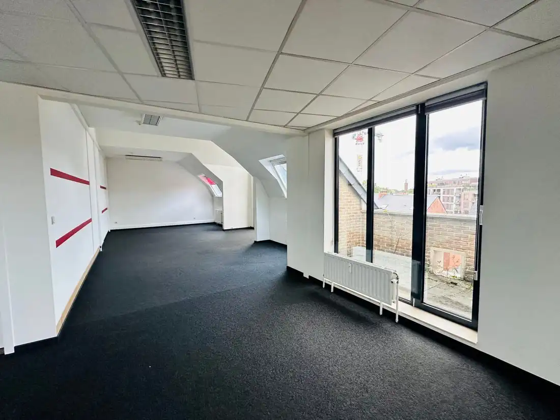 Iconisch kantorencomplex of commerciële ruimte te Hasselt centrum foto 7