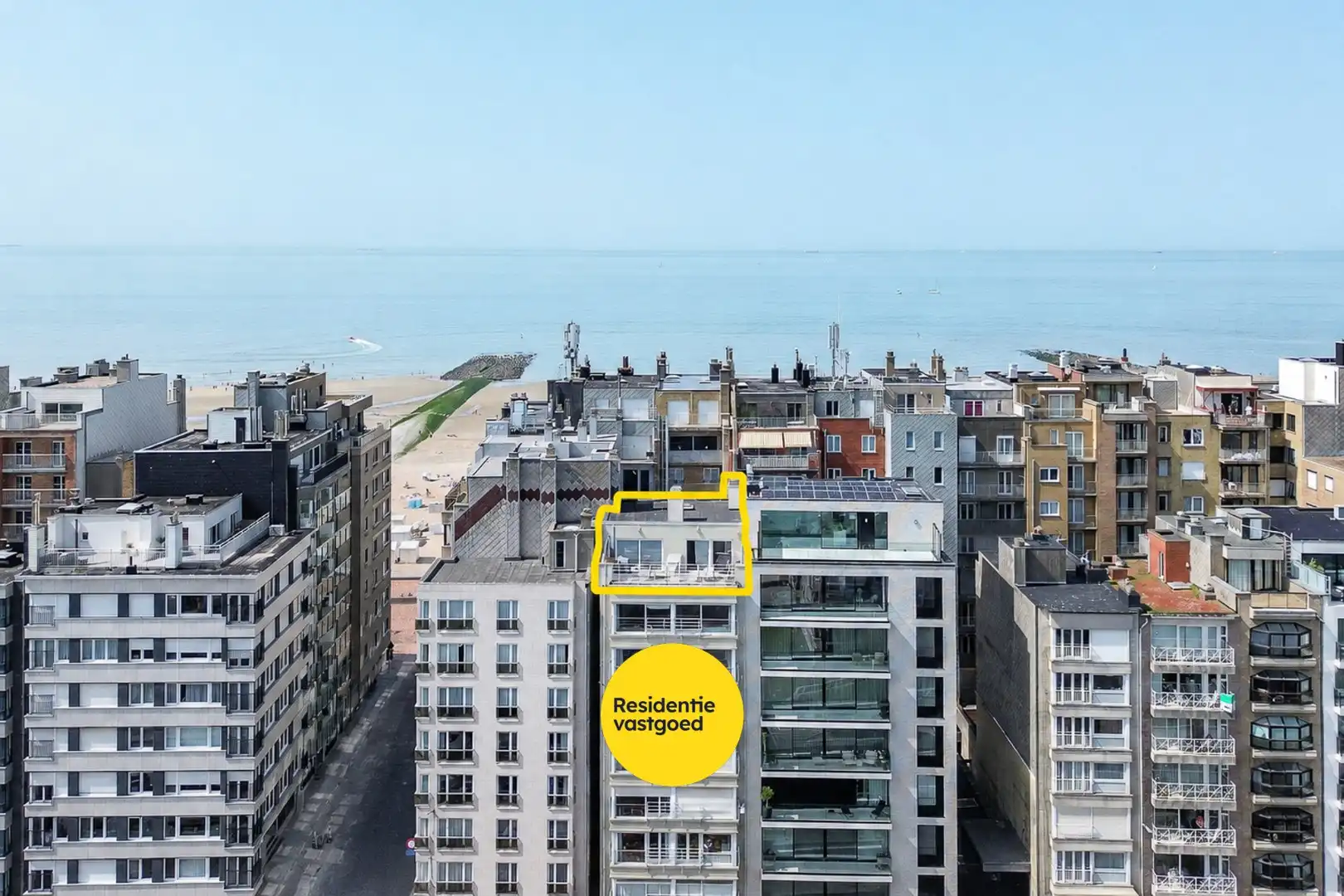 Uniek dakappartement met zonnige ligging en indrukwekkende vergezichten te Wenduine!  foto {{pictureIndex}}