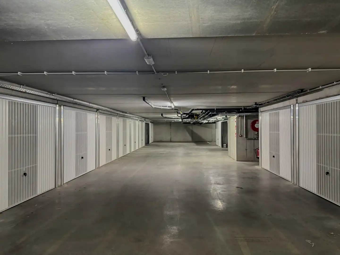 Veilige en vlot toegankelijke ondergrondse staanplaats. foto 3