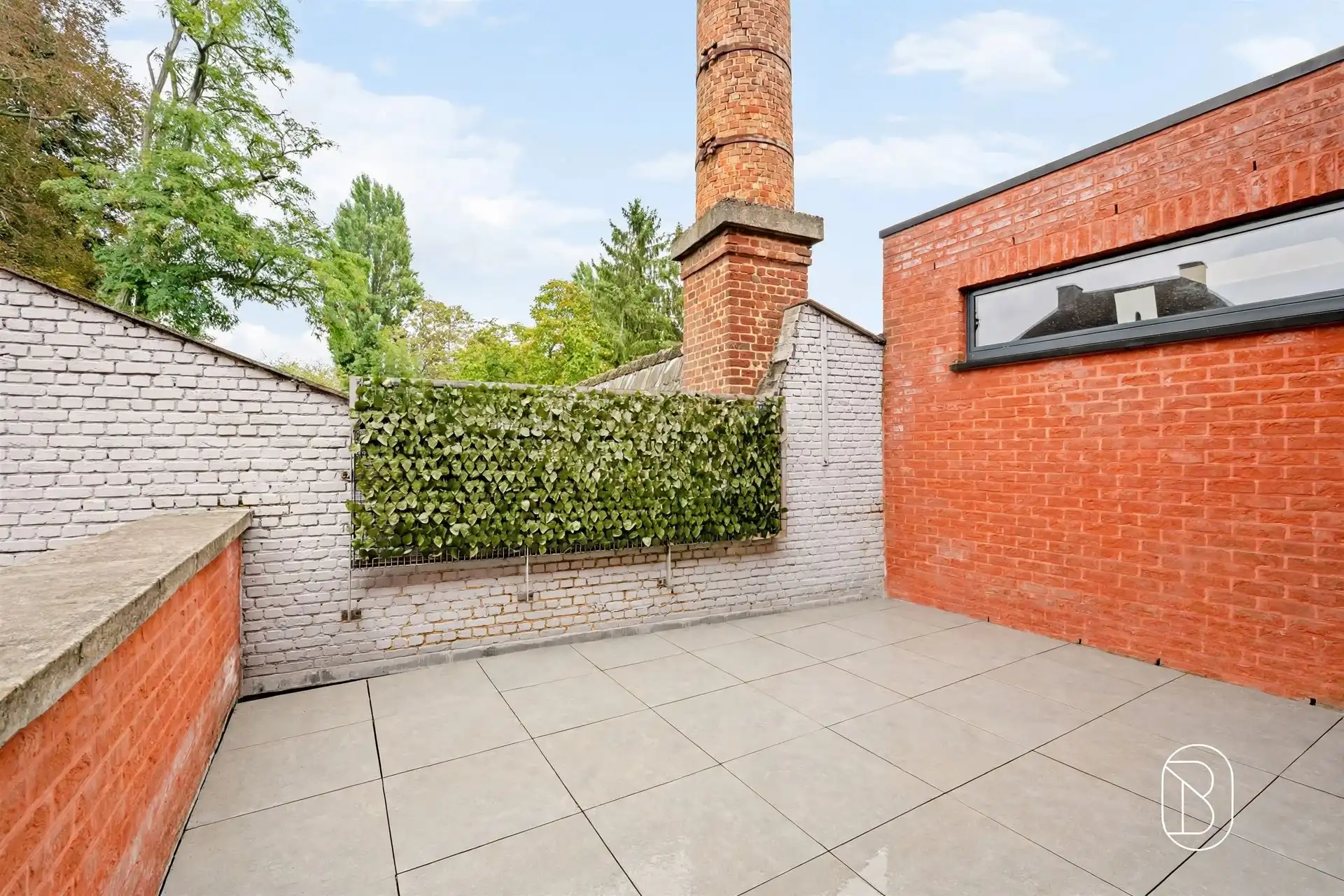 Leuk appartement met gezellig terras, 3 slk en carport.  foto 2