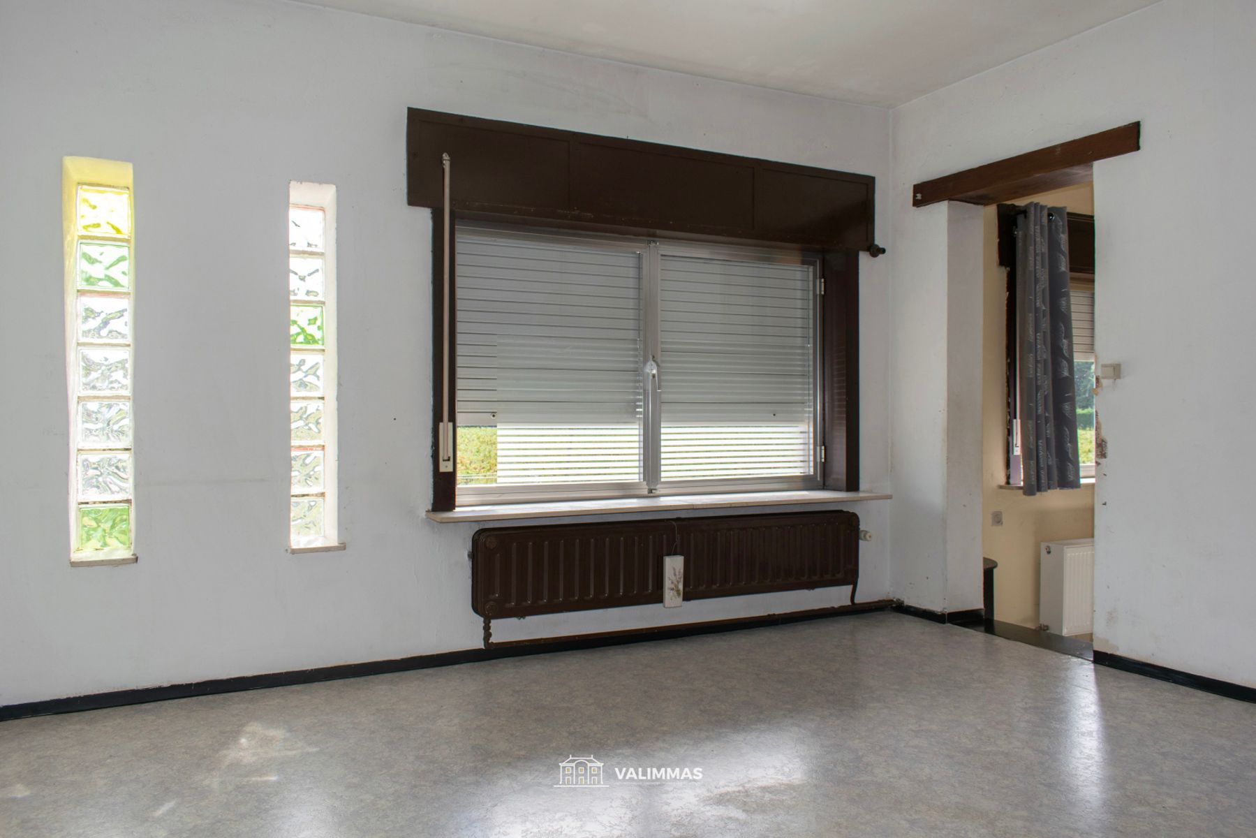 Ruime woning mt bijgebouwen & atelier (achteraan bereikbaar) foto 16