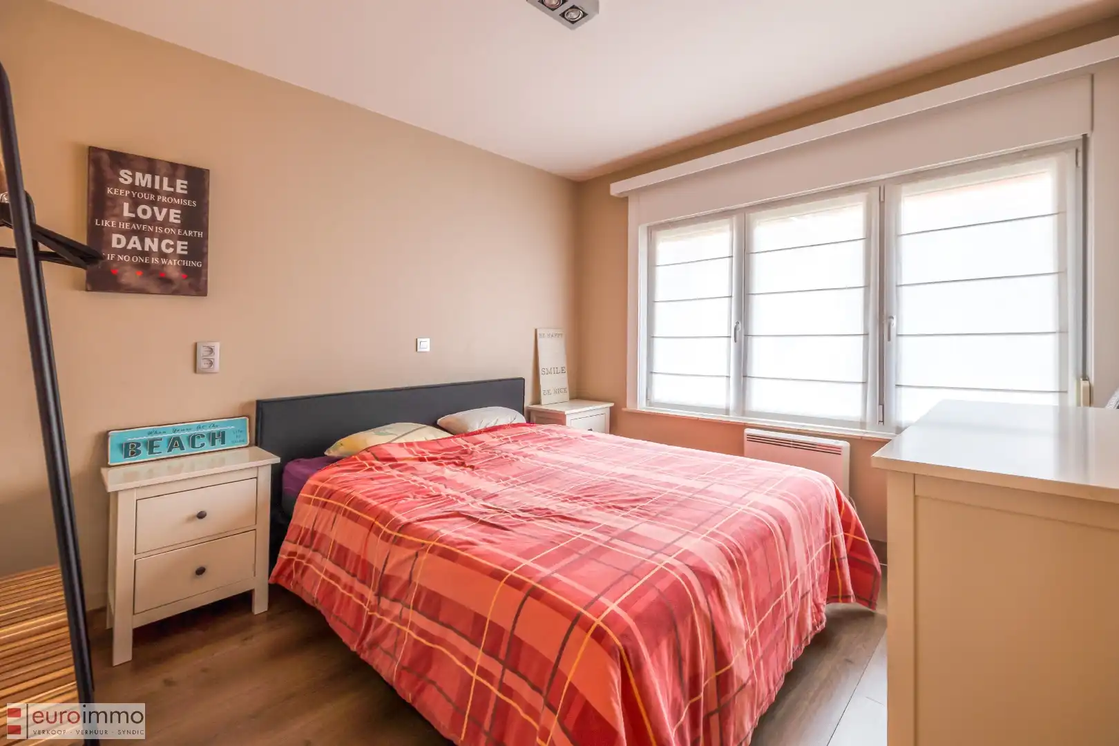 Rustig, vlakbij de winkel/wandelstraat gelegen appartement met 2 slaapkamers én slaaphoek. foto 4