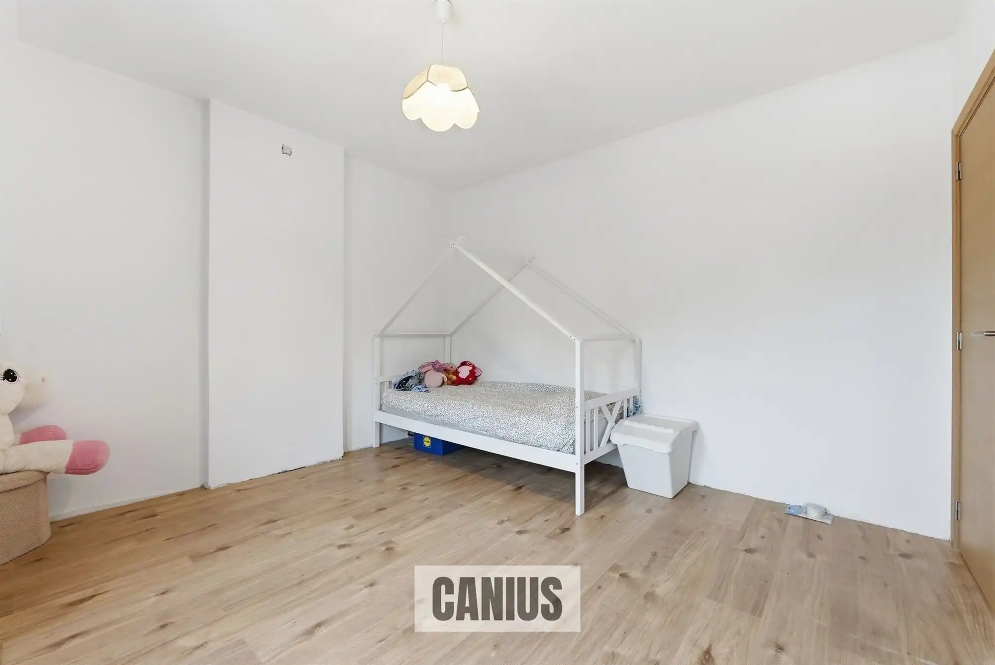 GERENOVEERDE OPEN BEBOUWING MET VIER SLAAPKAMERS foto 15