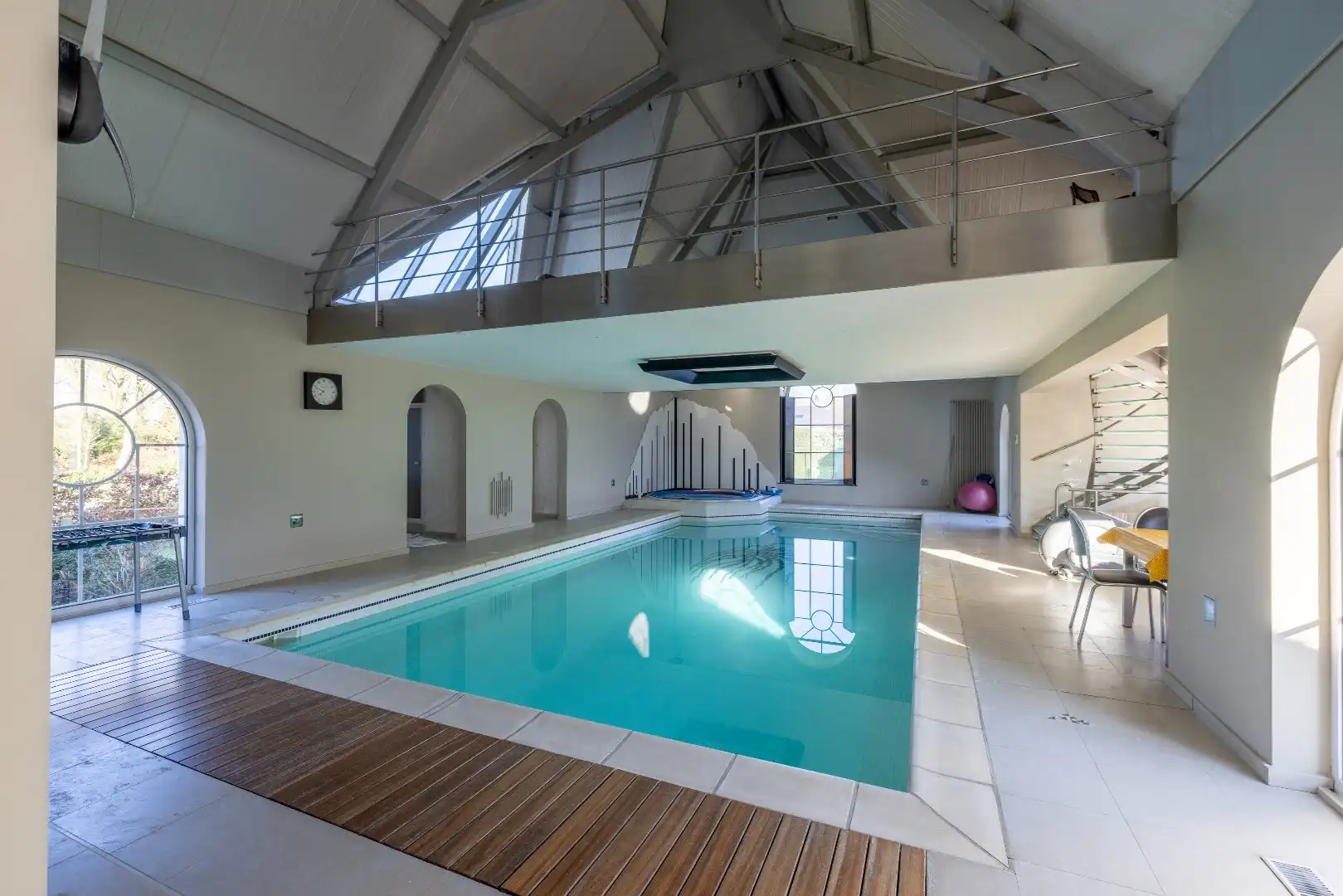 Prachtige villa met binnenzwembad op een toplocatie  foto 11