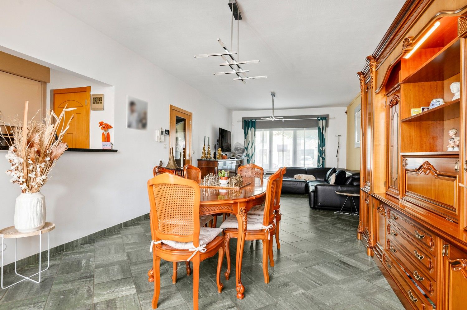 Ruime woning met 5 slaapkamers en tuin te Schoten! foto 4