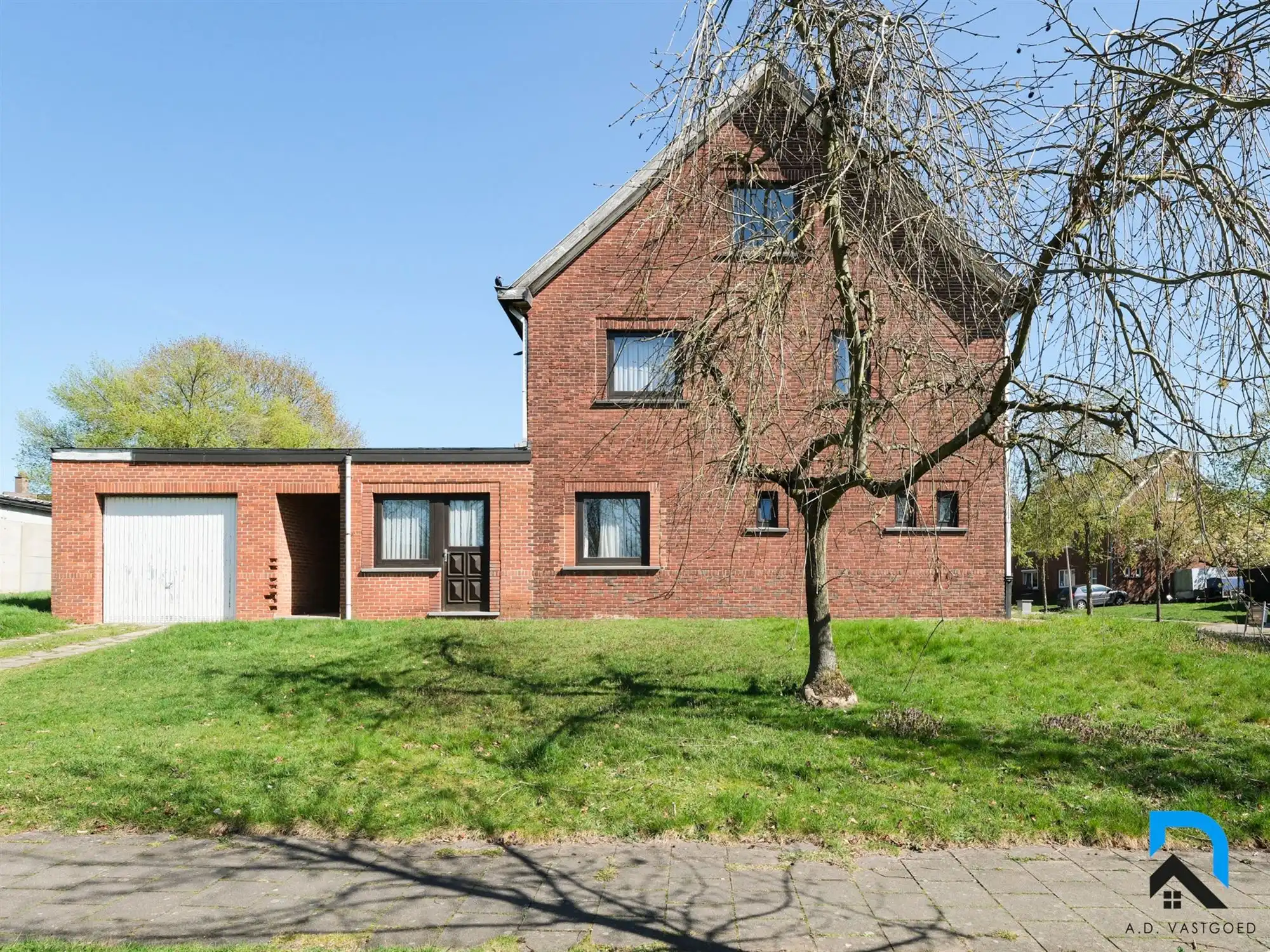 Te renoveren woning met 5 slaapkamers in Vlakveld foto 3