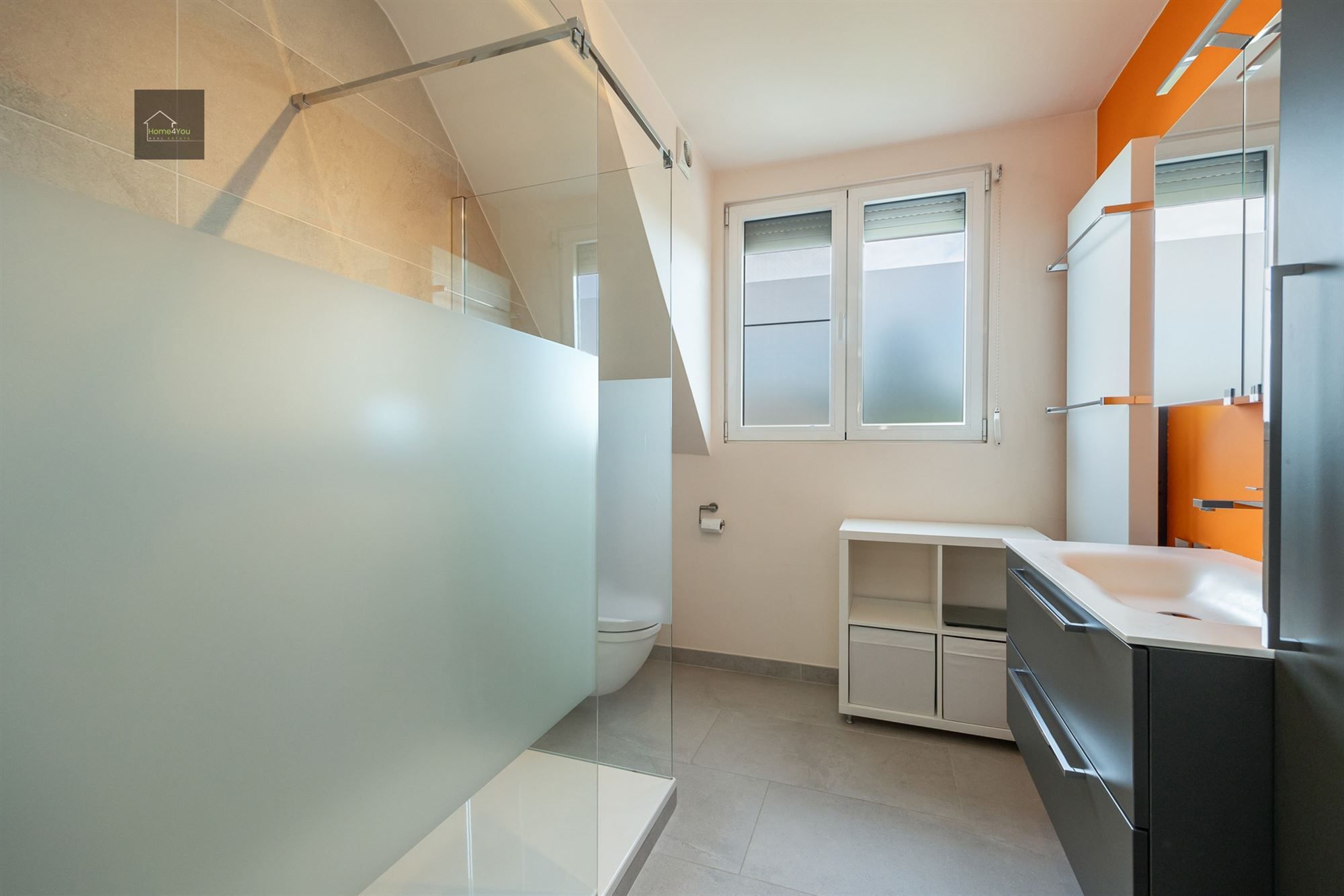 Instapklare woning met zonnepanelen op TOP locatie foto 17