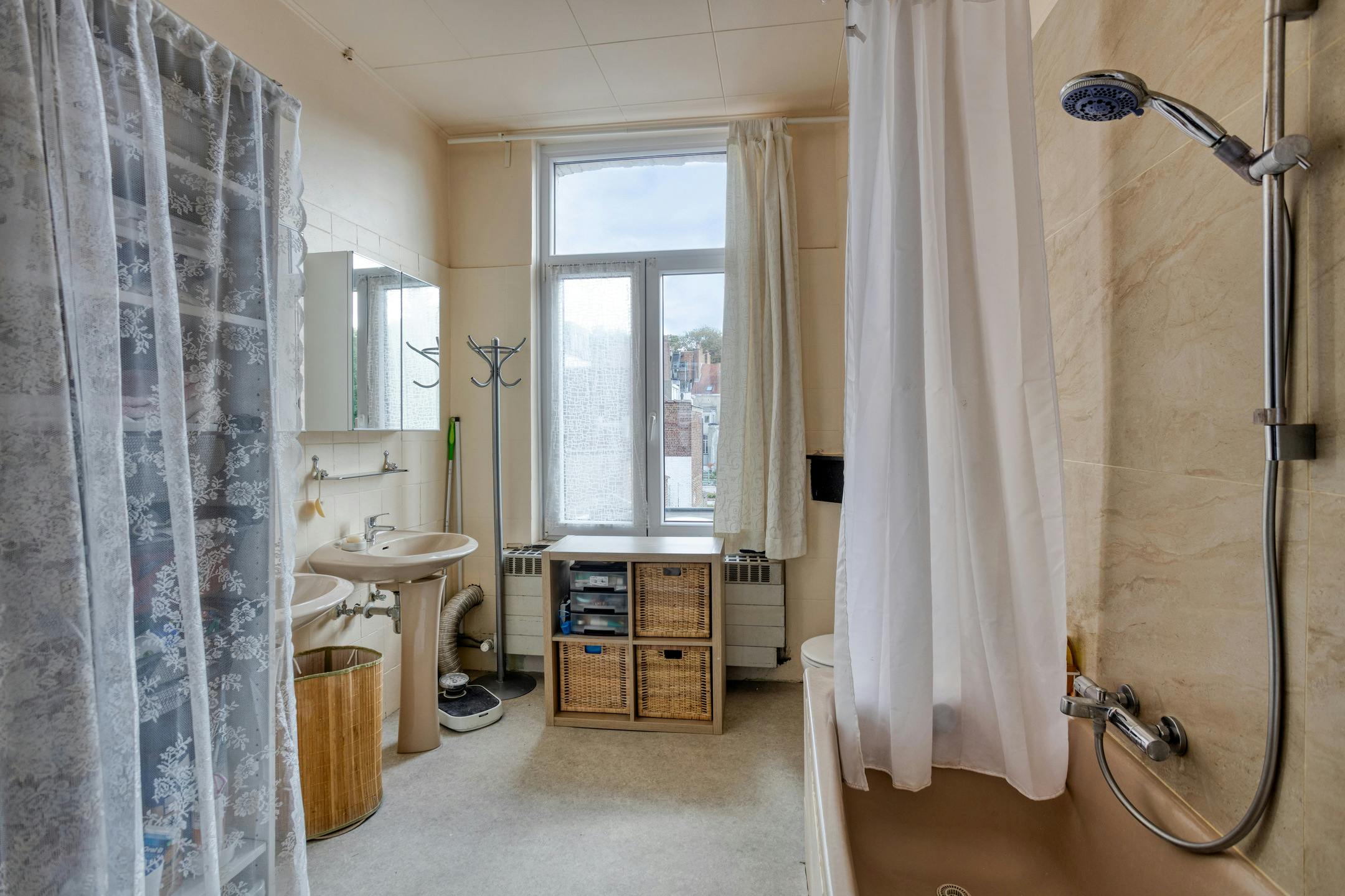 Gezinswoning met zonnige tuin op centrale locatie in Laken  foto 14