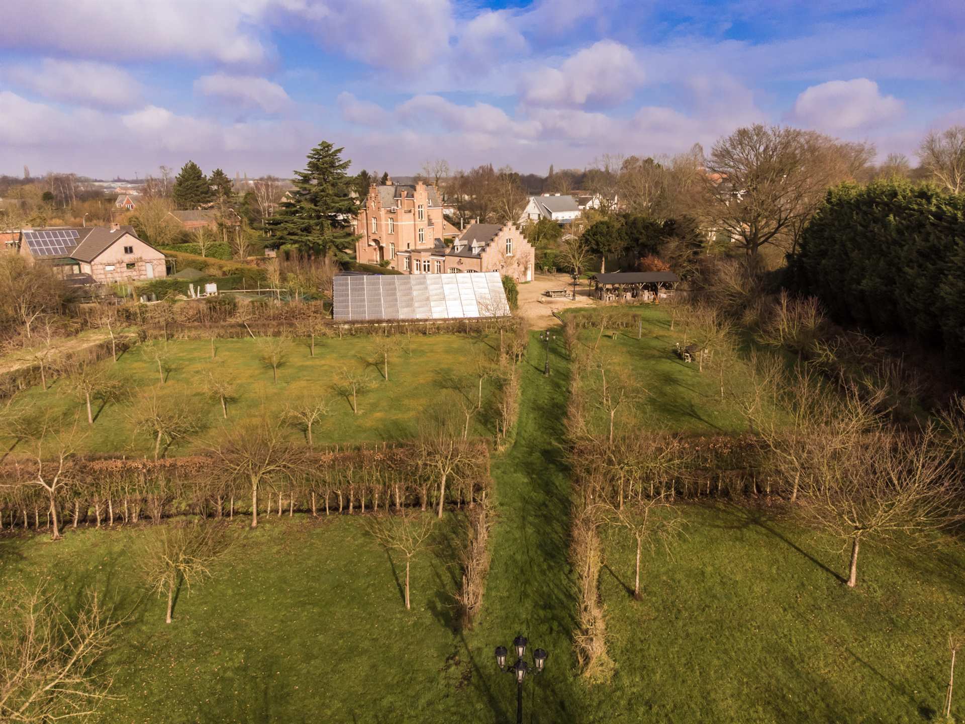 Uitzonderlijke kasteelvilla met siertuin en boomgaard foto 31