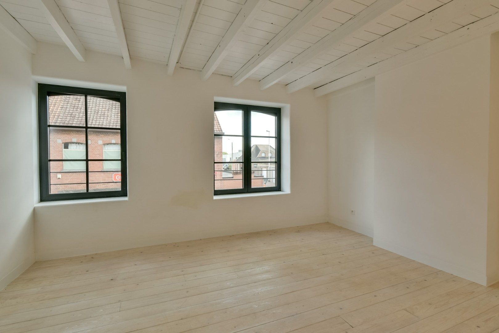Volledig gerenoveerde charmante woning te huur in Kortemark! foto 9