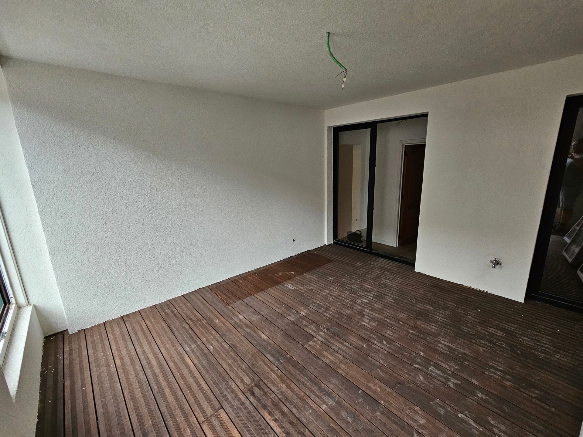 Gerenoveerd duplex appartement met 2 slaapkamers foto 11
