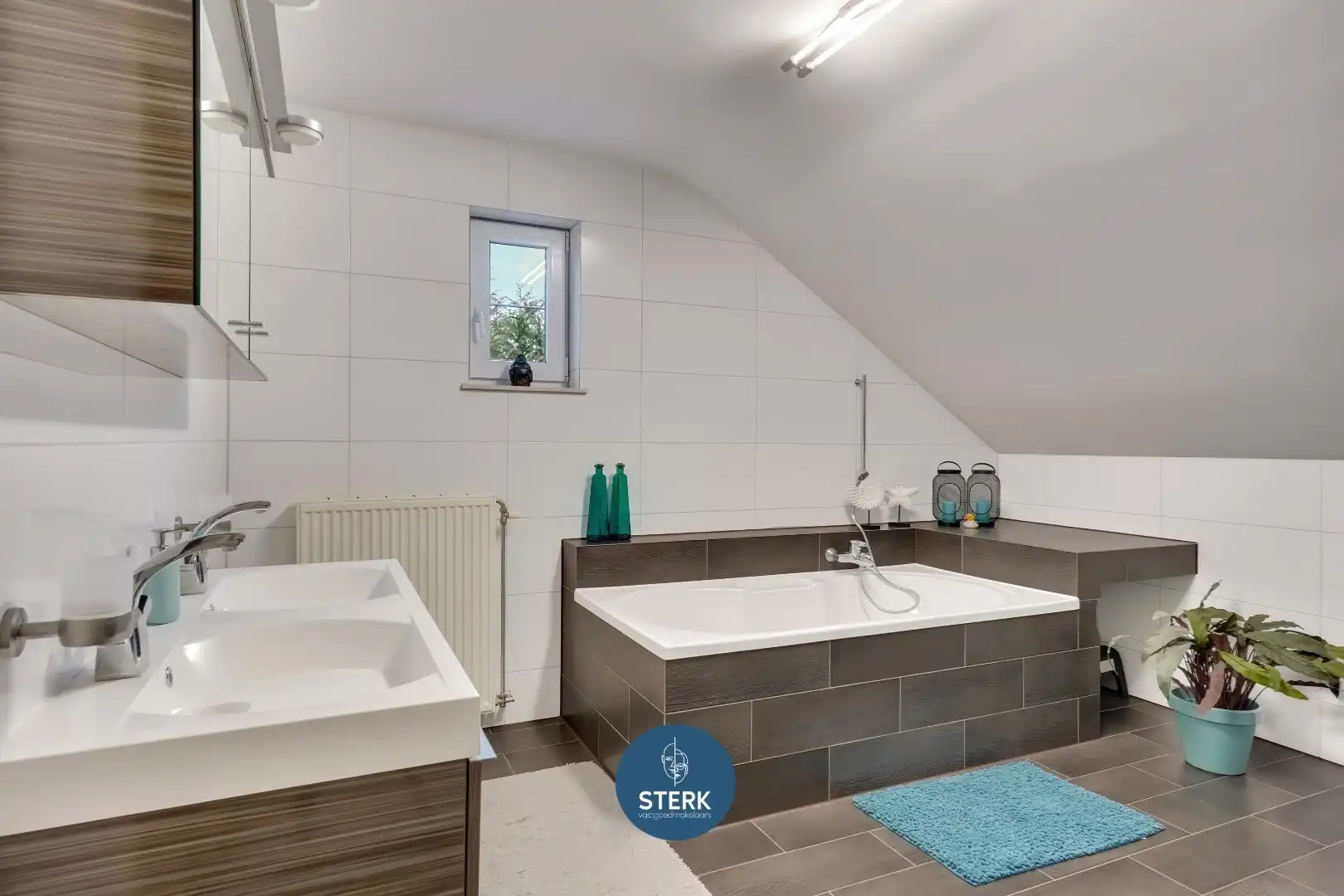 INSTAPKLAAR DUPLEX-APPARTEMENT MET 3 SLPKS IN HET GEZELLIGE LEUT ! foto 12