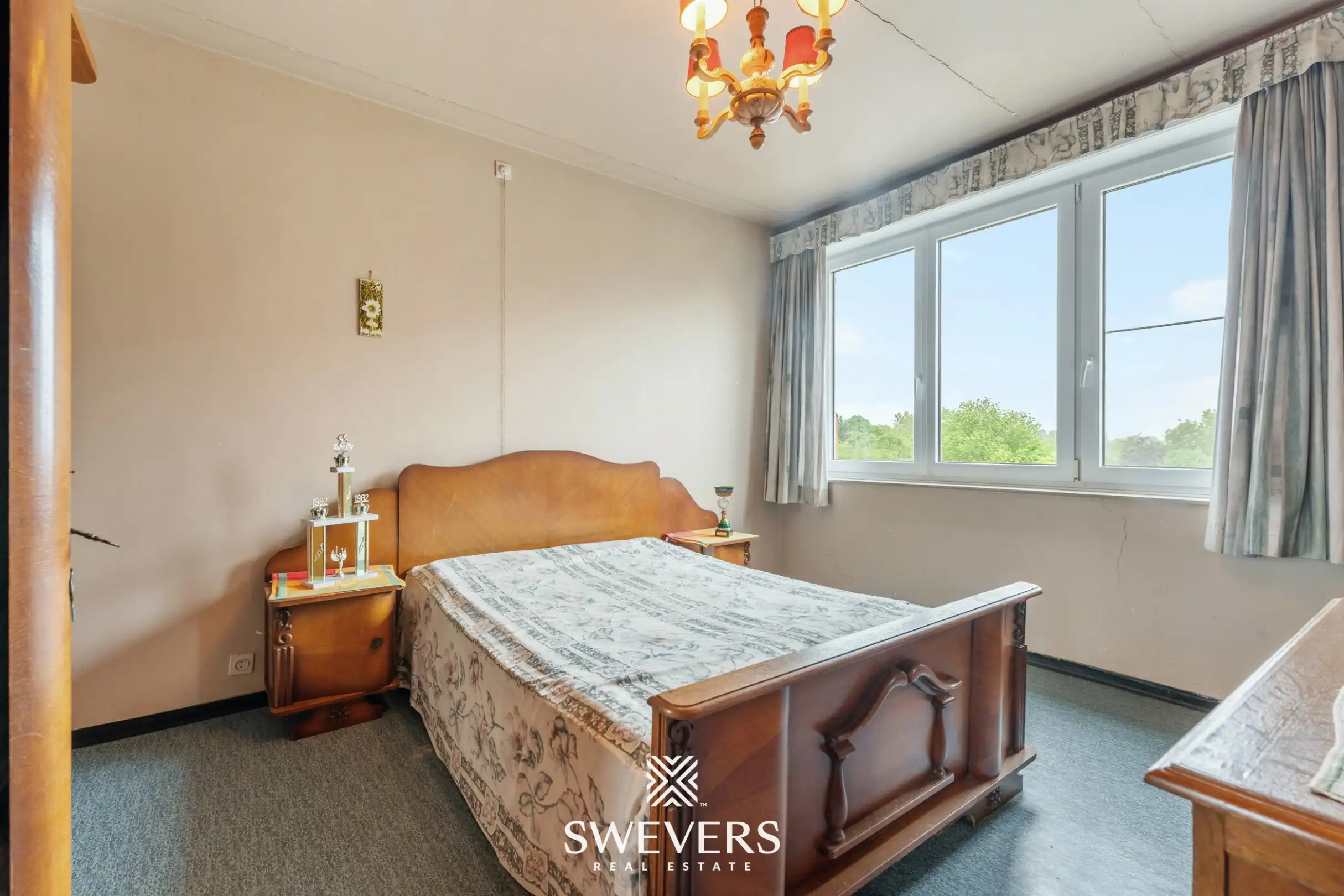 Statige woning met veel potentieel te Hoepertingen foto 14