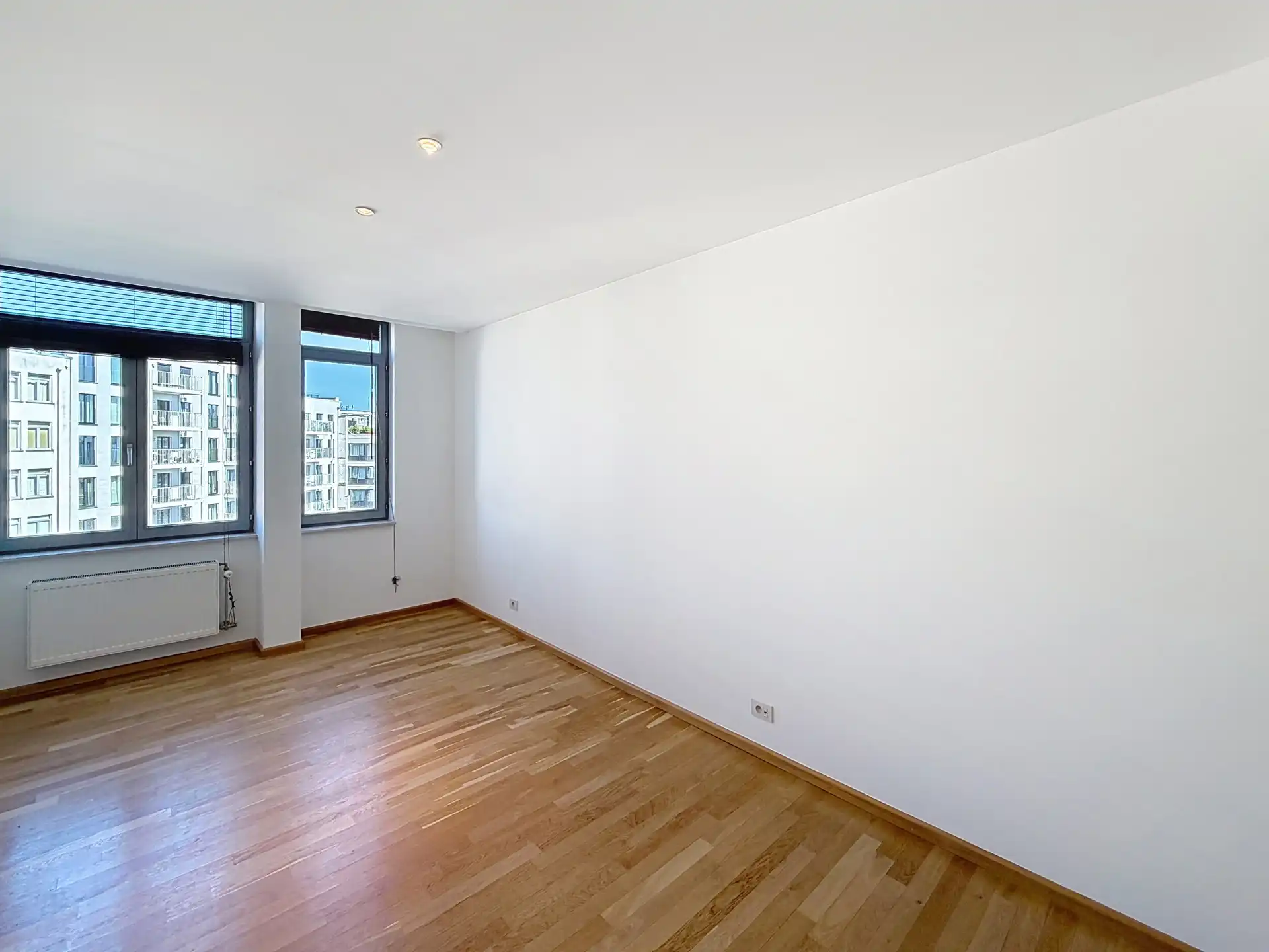 Appartement met 2 SLPK in het hooggelegen deel van St-Gillis foto 5
