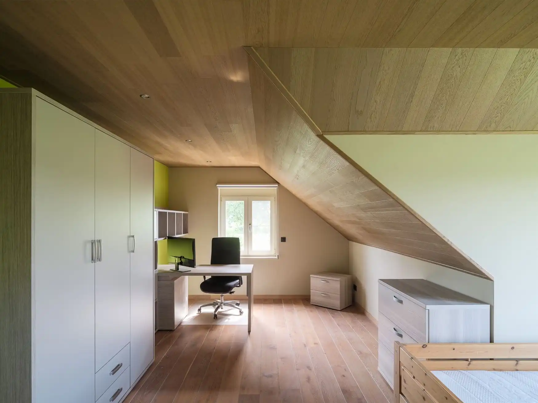Exclusieve farmhouse te midden van de velden in Drongen foto 19