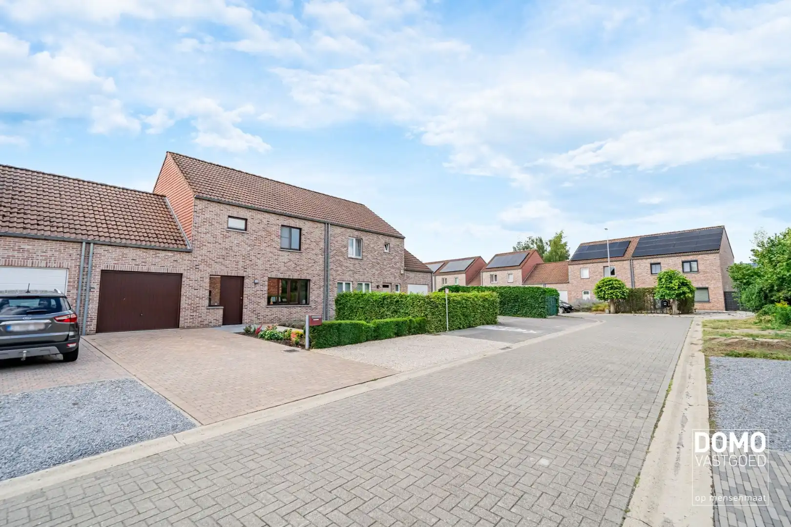 ZUIDWESTELIJK GEORIËNTEERDE DOORZONWONING MET LICHTRIJKE AANBOUW, GEZELLIGE TUIN EN RUIME GARAGE TE KURINGEN (HASSELT)  foto 33