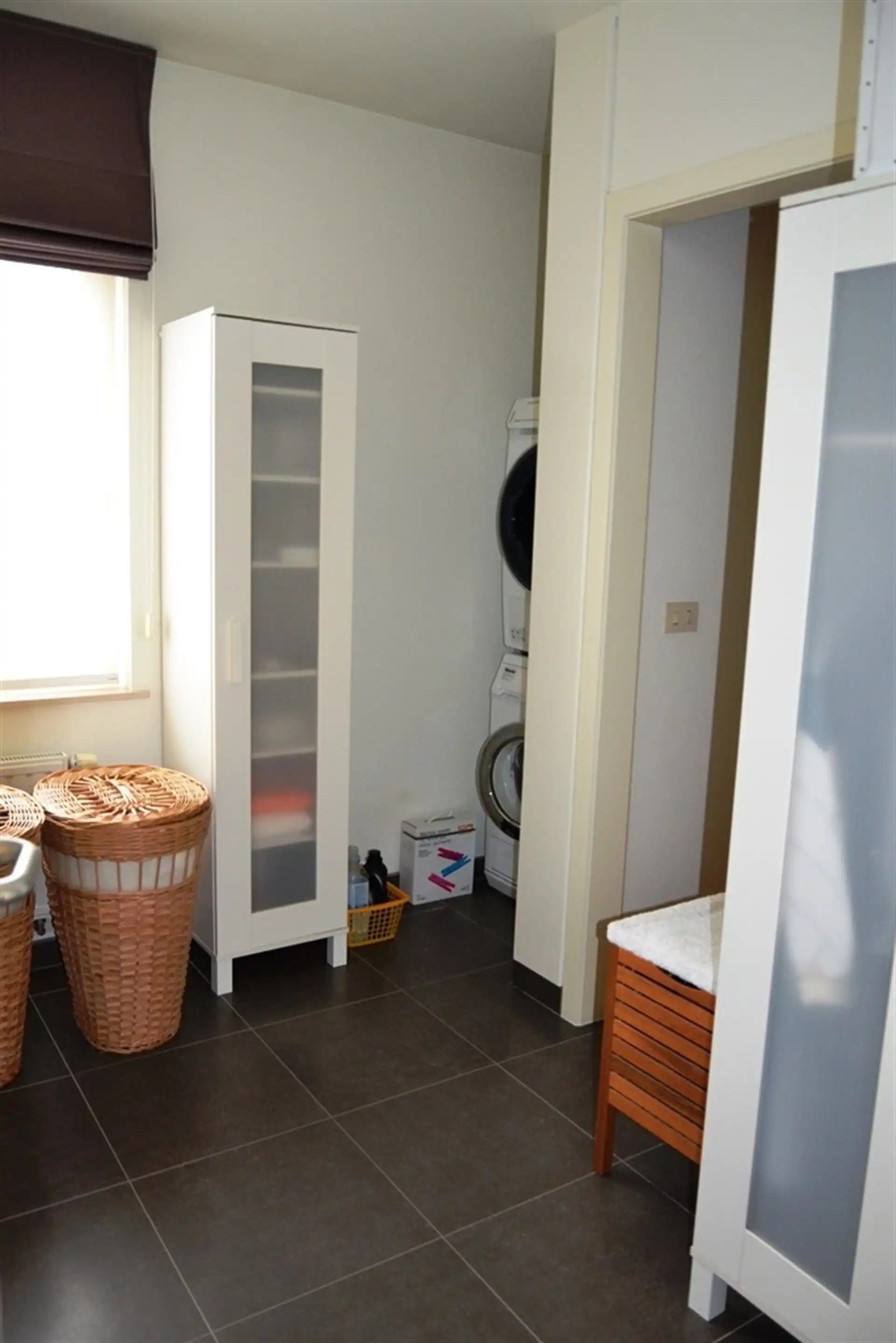 Mooi gelegen lichtrijke woning met terras en voortuintje. foto 13