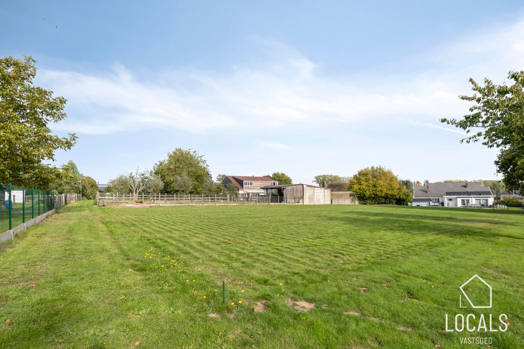 Ruime open bebouwing met grote tuin in Denderwindeke foto 28
