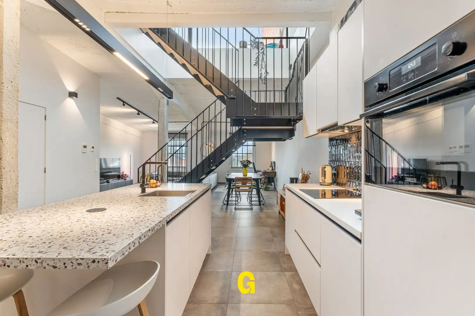 Stijlvol luxueus loftappartement (138 m²) met twee slaapkamers en standplaats in residentie De Chocoladefabriek foto 13