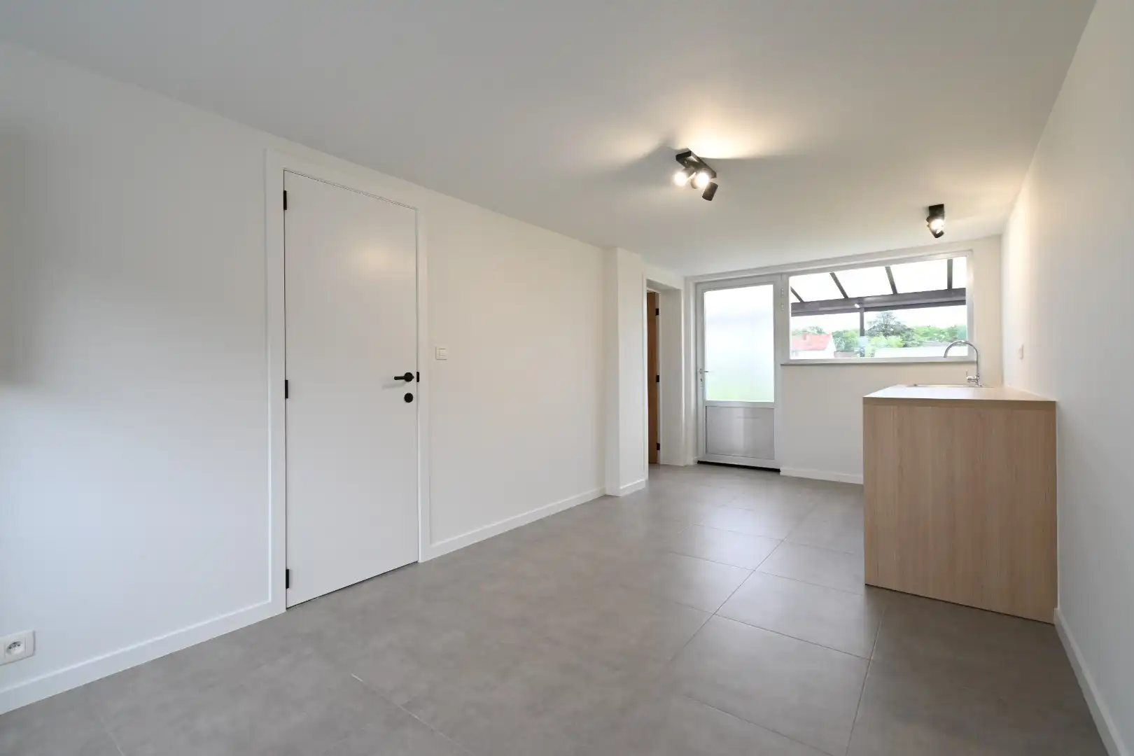 Zorgvuldig gerenoveerde vrijstaande woning met veranda en leuke tuin op 5a24ca te Munsterbilzen foto 15