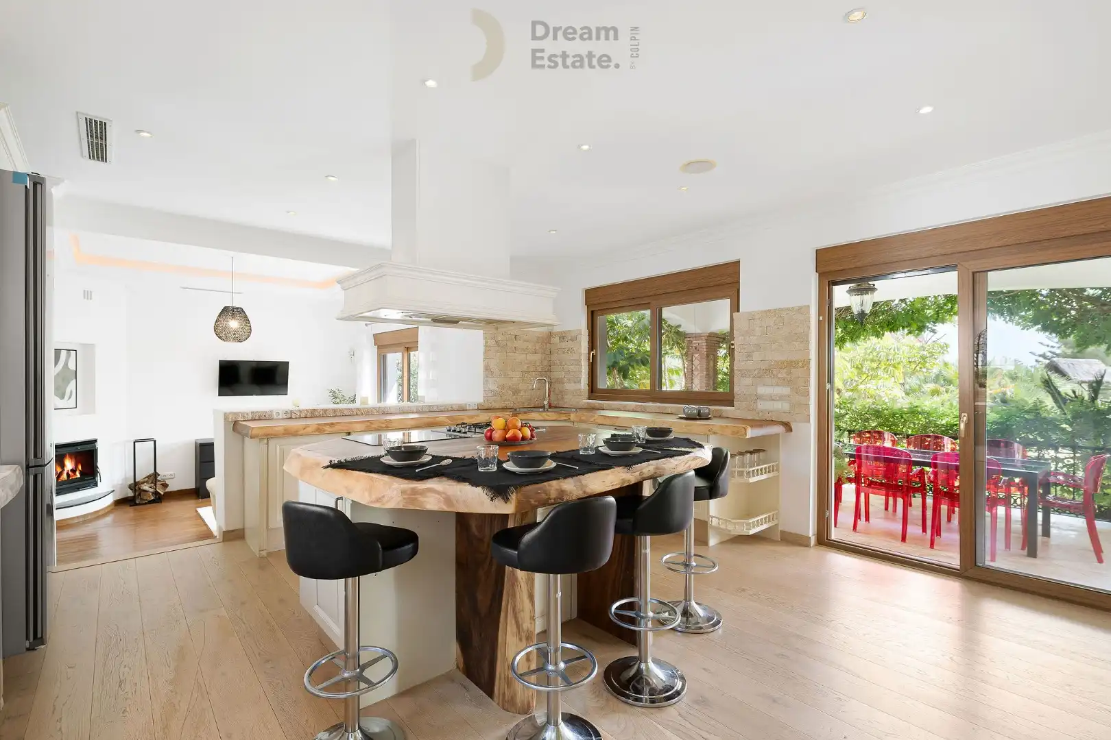 Welkom in deze prachtige villa te El Paraiso, een mix van Andalusische charme en moderne elegantie. foto 15