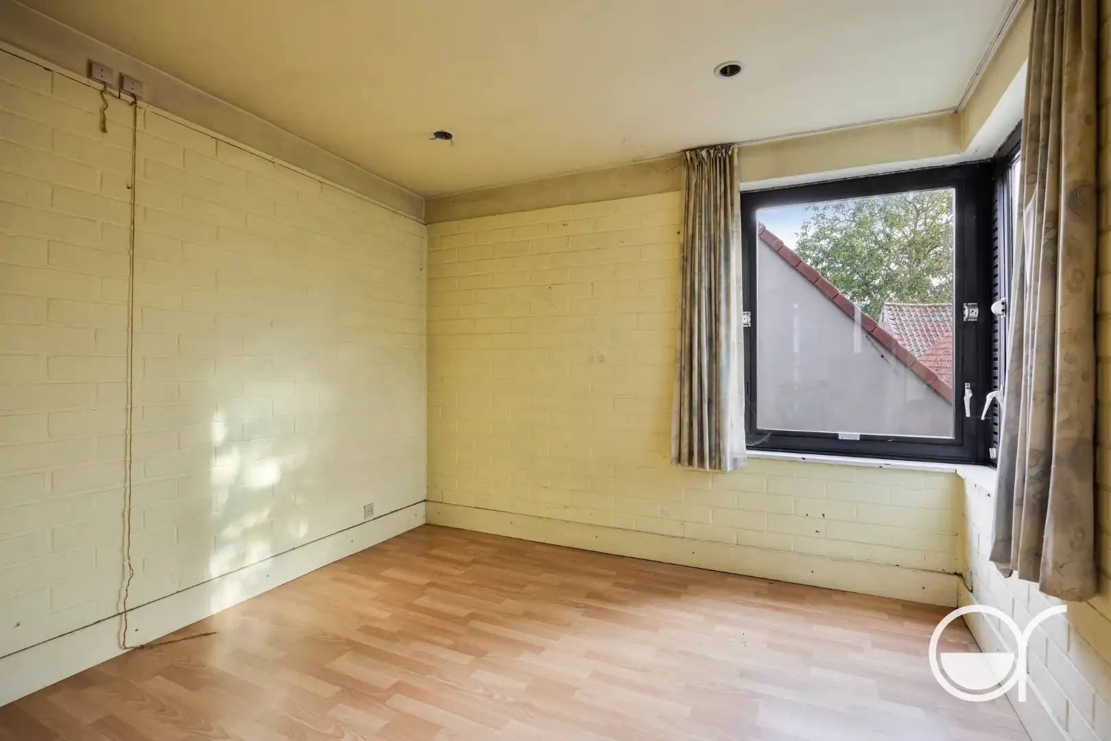Te renoveren architectenwoning met karakter, koertje en dakterras in Bottelare foto 16