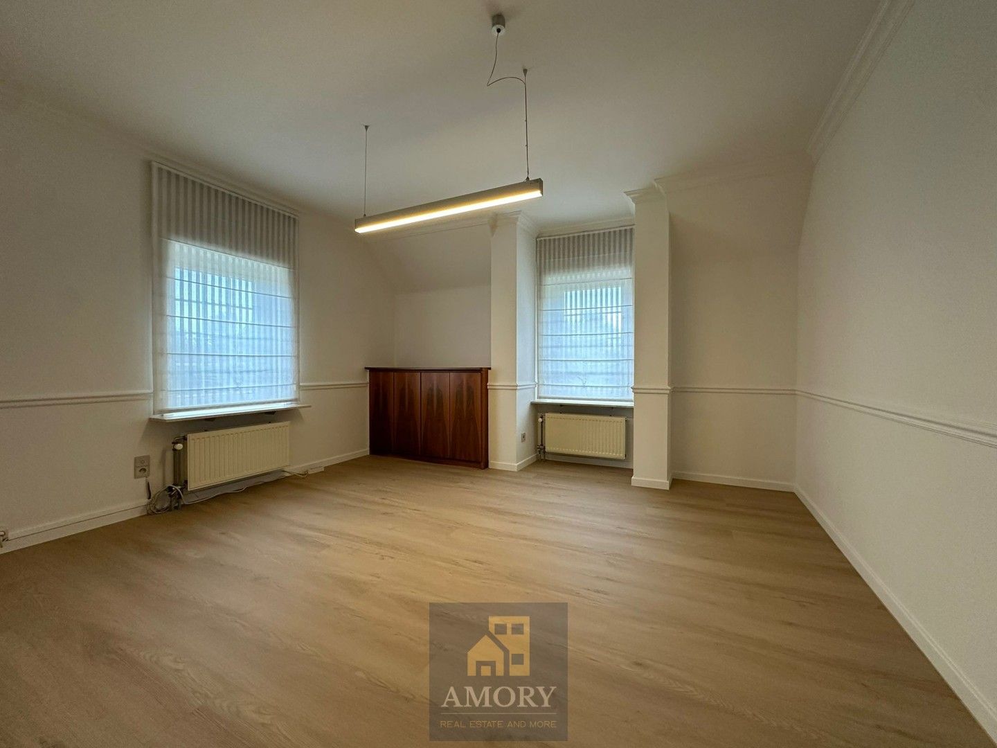 Ruim kantoorgebouw of praktijkgebouw foto 9