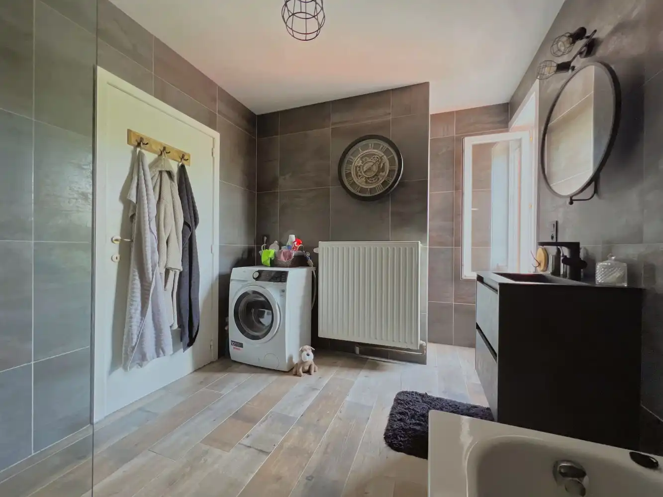 Instapklaar, lichtrijk appartement met balkon + verzicht foto 5