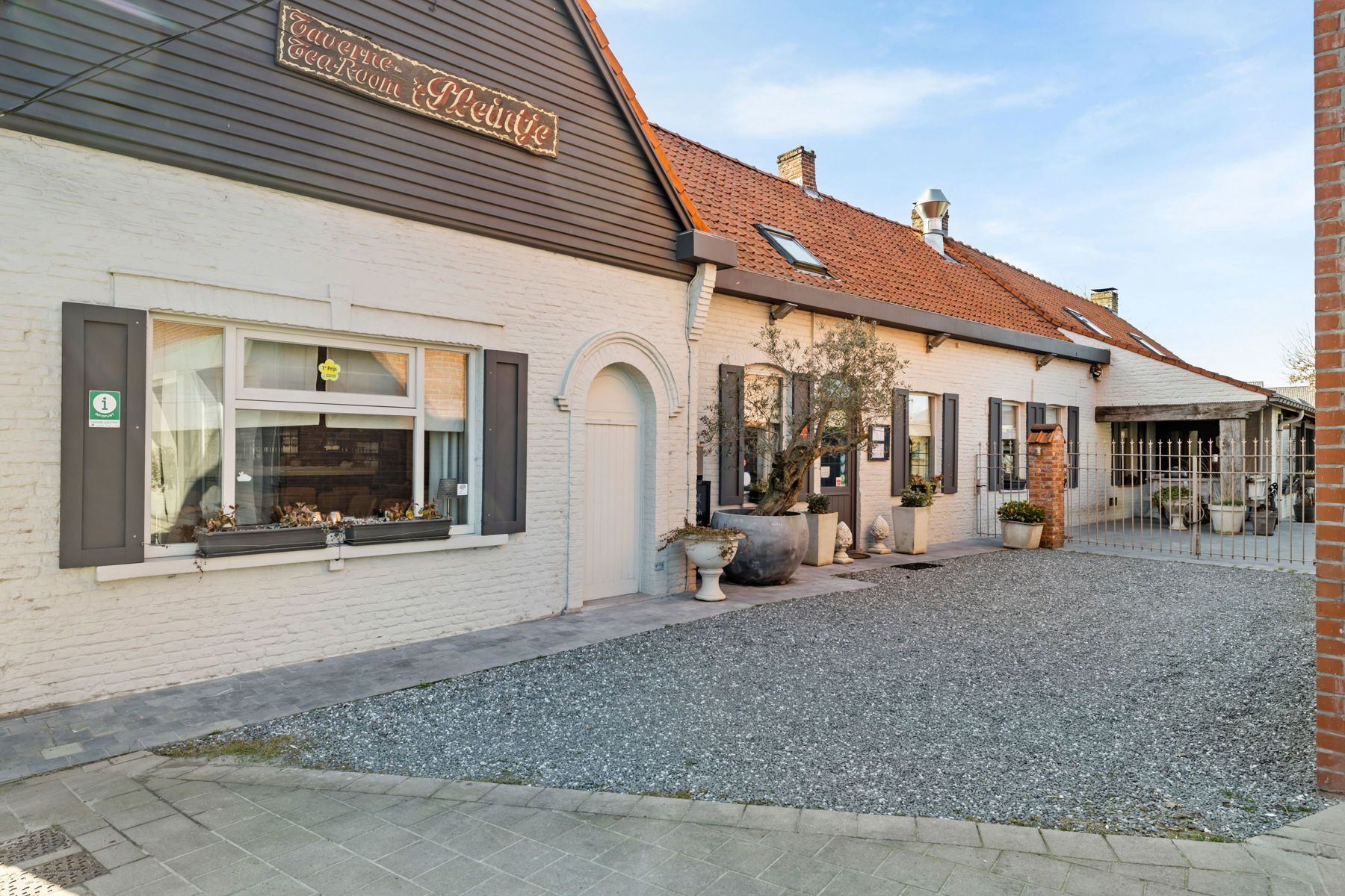 Charmant restaurant met ruim terras en tuin - unieke kans! foto 2