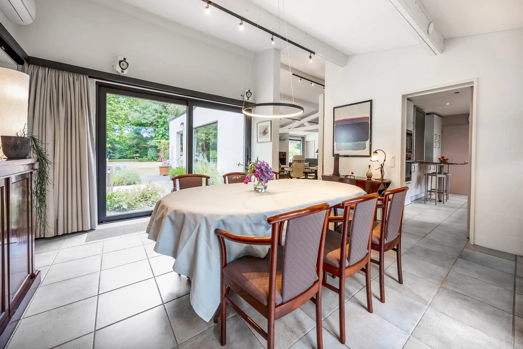 Unieke villa gelegen in een oase van rust foto 13