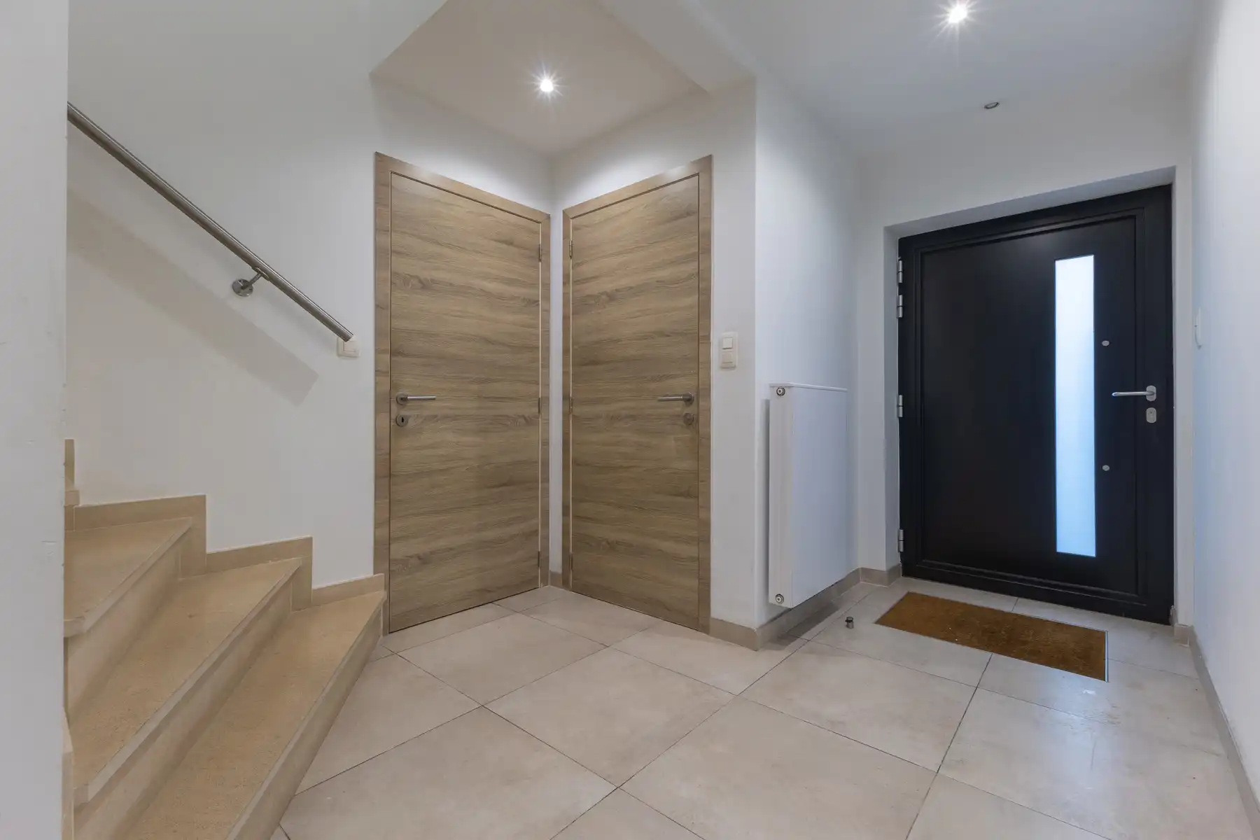 Gerenoveerde en goed onderhouden villa met 4 slaapkamers. foto 3