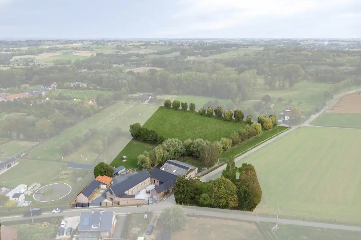 Hoeve met vergunning nabij Het Burreken! foto {{pictureIndex}}