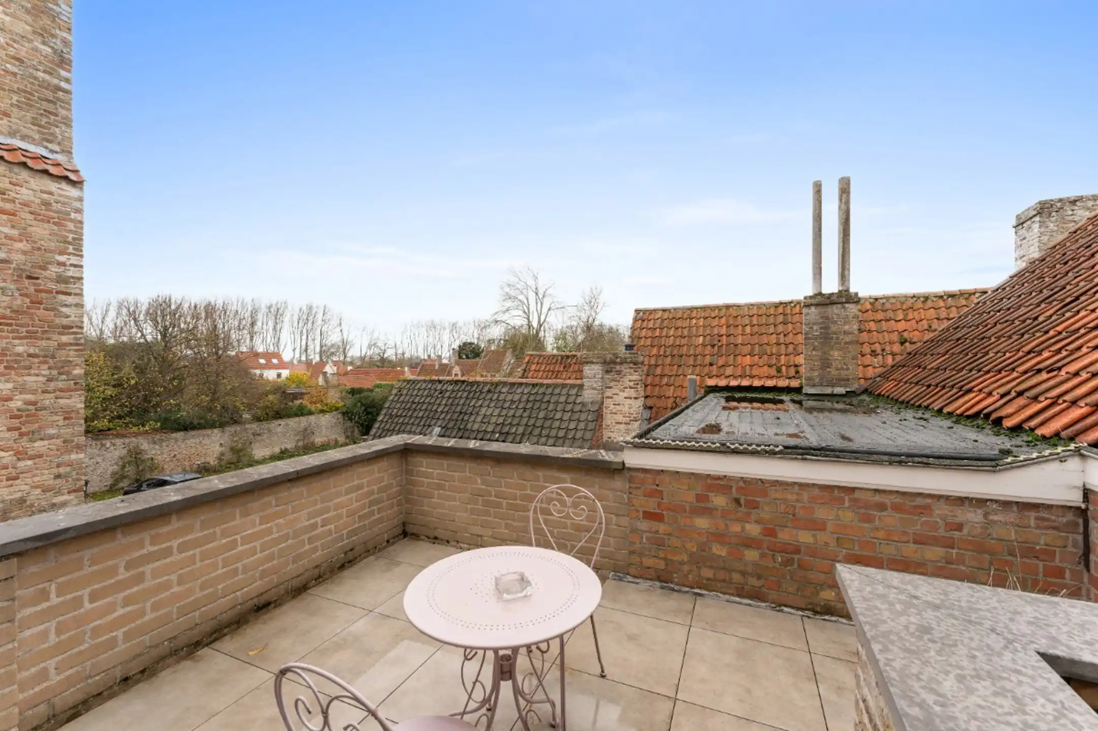 Zeer ruime woning met 5 slaapkamers, veel potentieel. foto 12