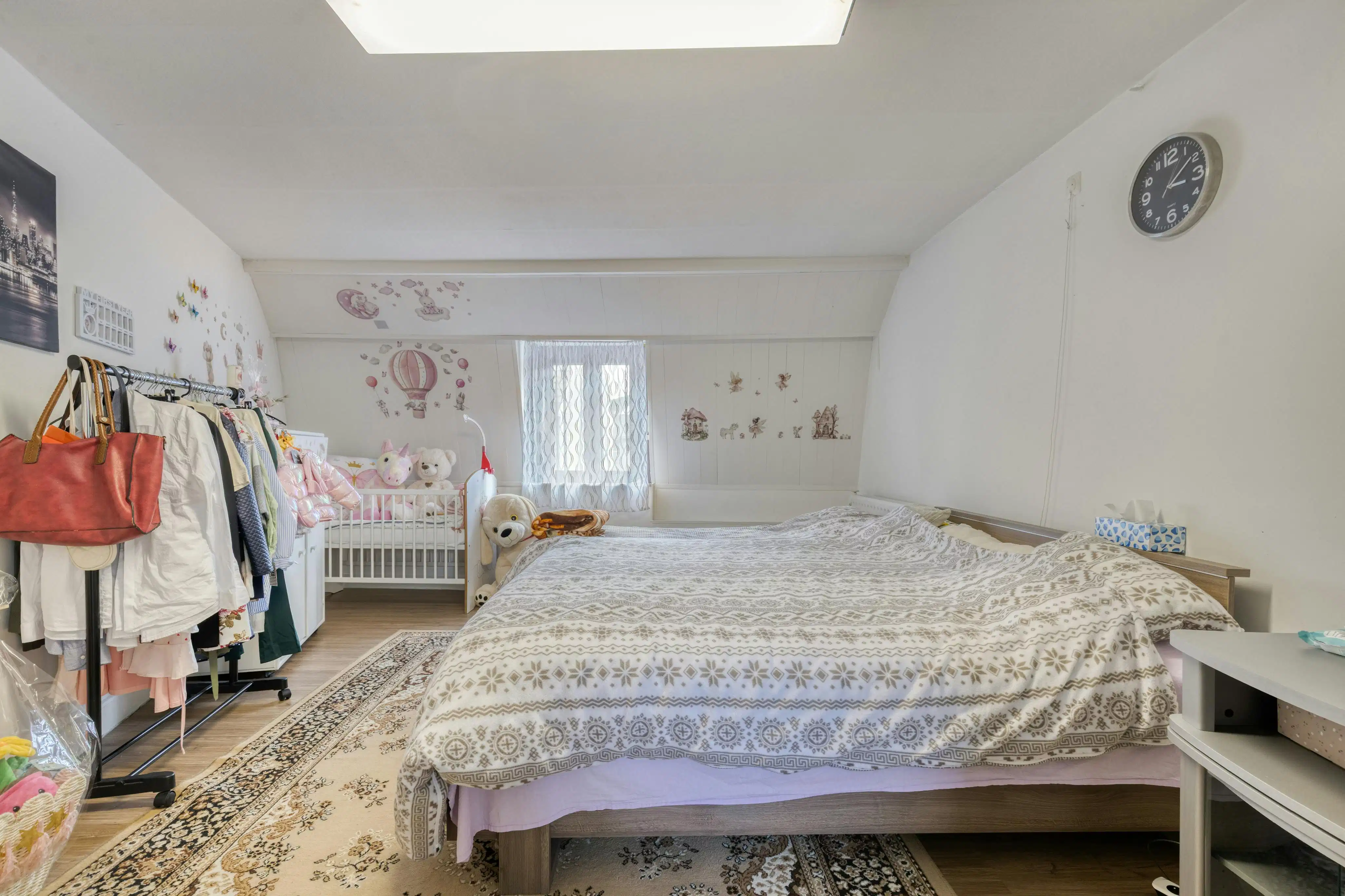 Ruime rijwoning met tuin en garage nabij centrum Izegem. foto 17