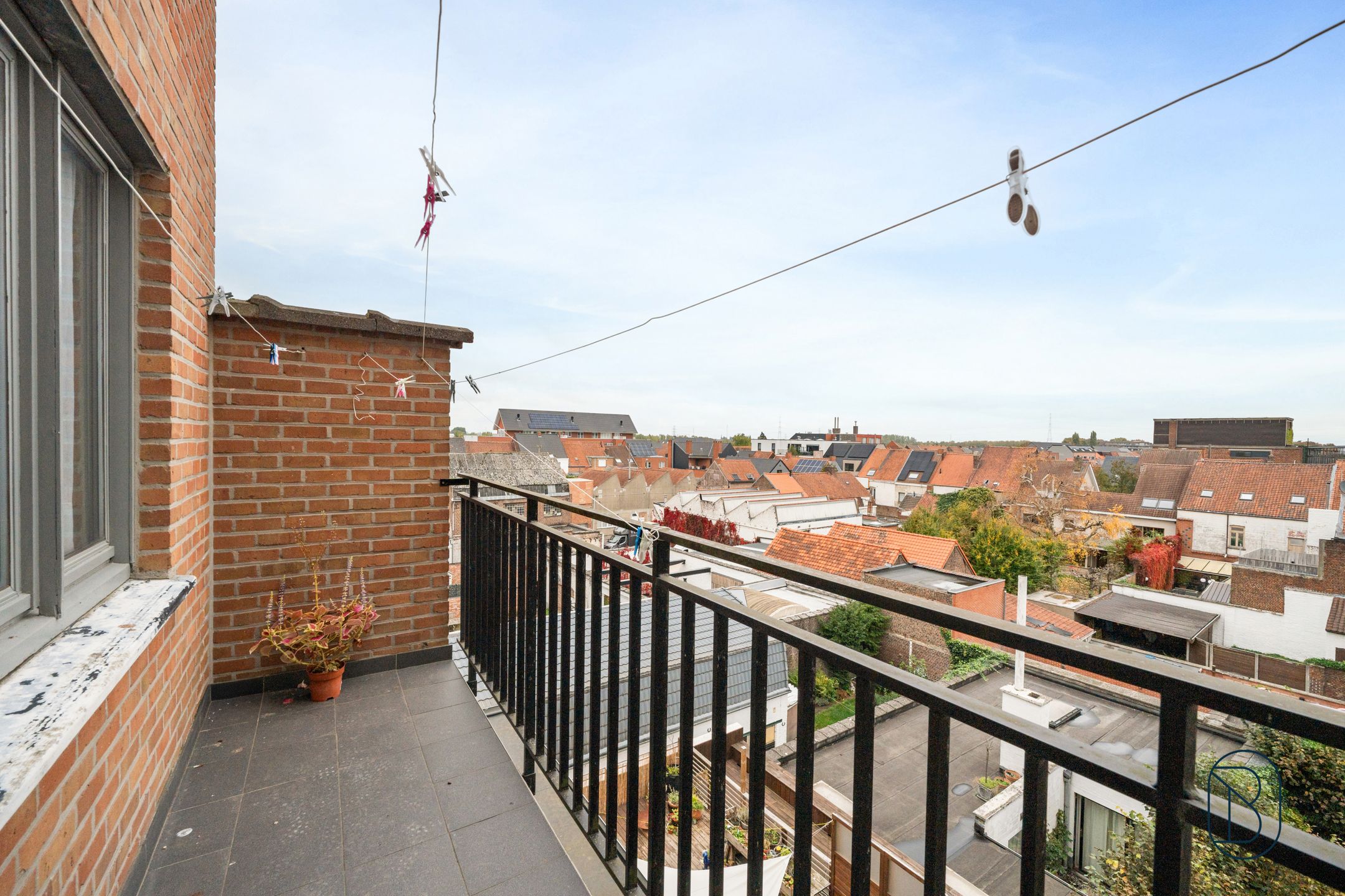 Op te frissen appartement met 3 slk en GARAGE nabij centrum foto 4