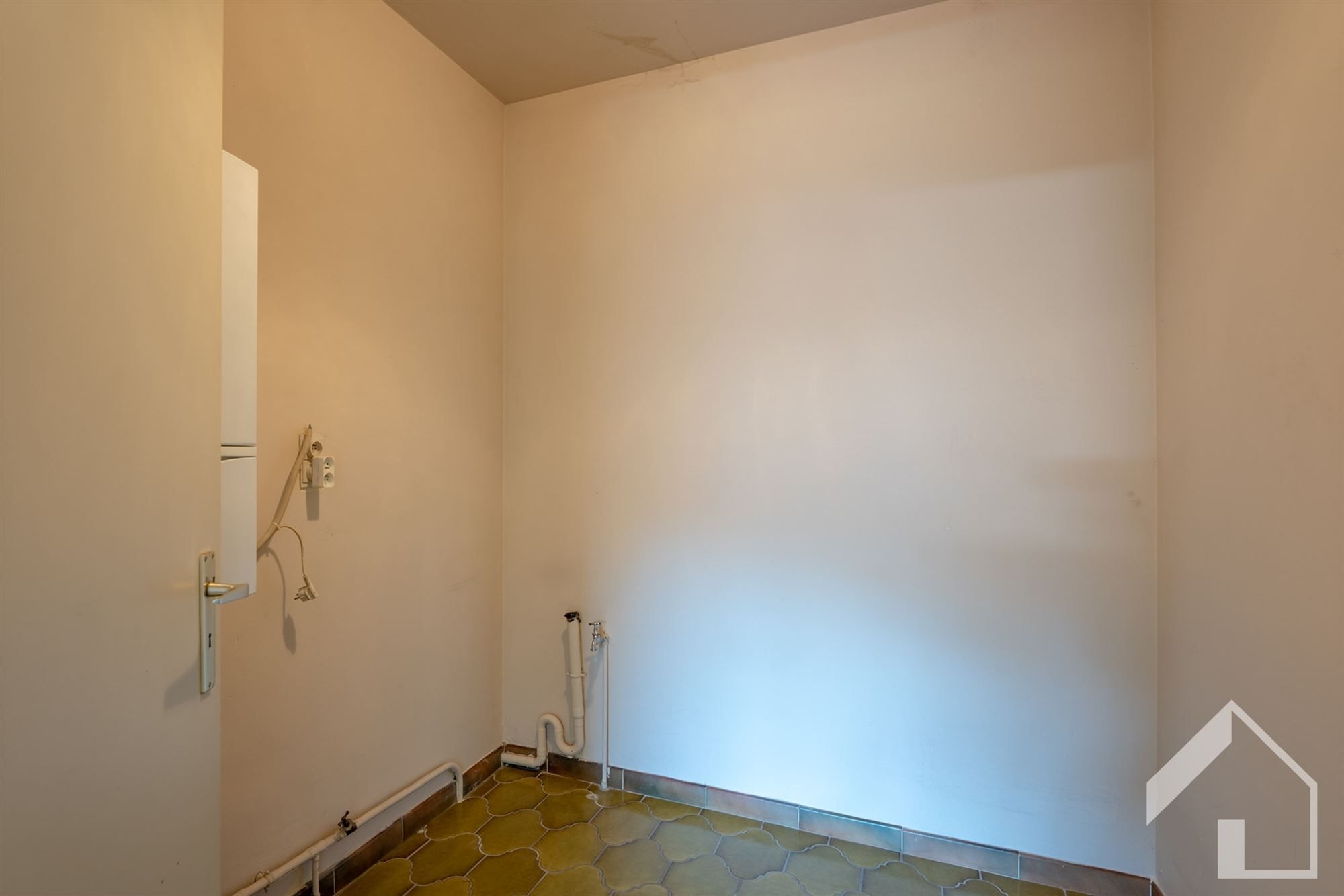 Ruim verzorgd appartement in het hart van Schoten foto 6