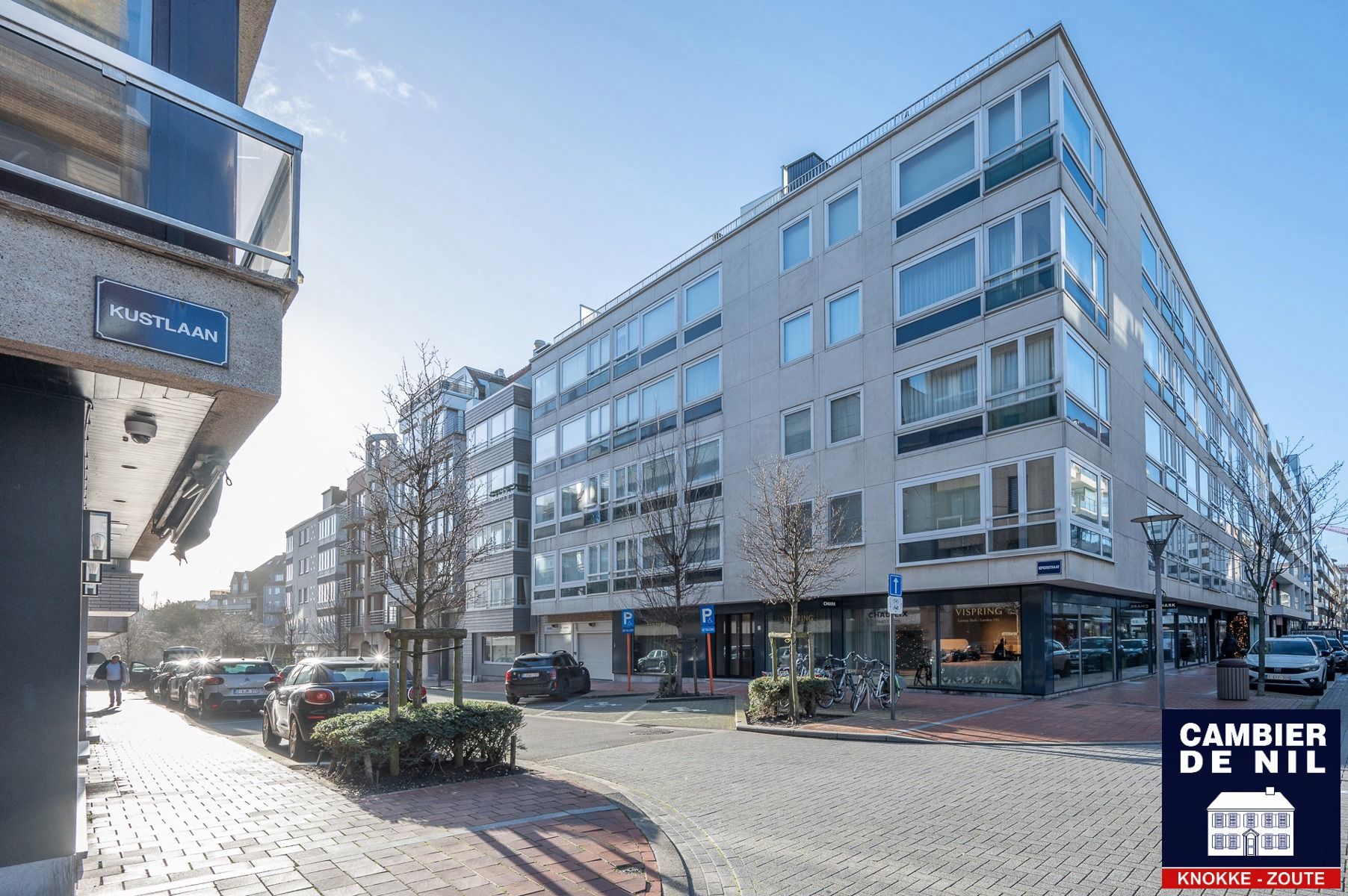 Mooi vernieuwd appartement op enkele stappen  van het strand foto 19