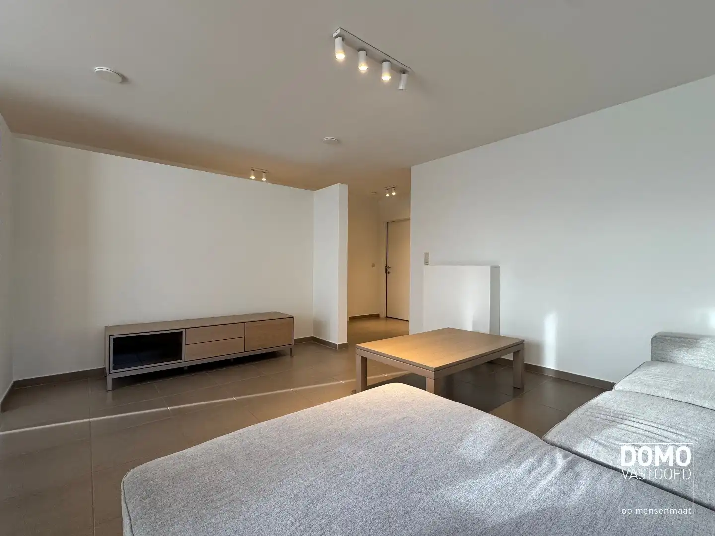 Ruim gemeubeld 2-slaapkamer appartement met terras in Kermt foto 4