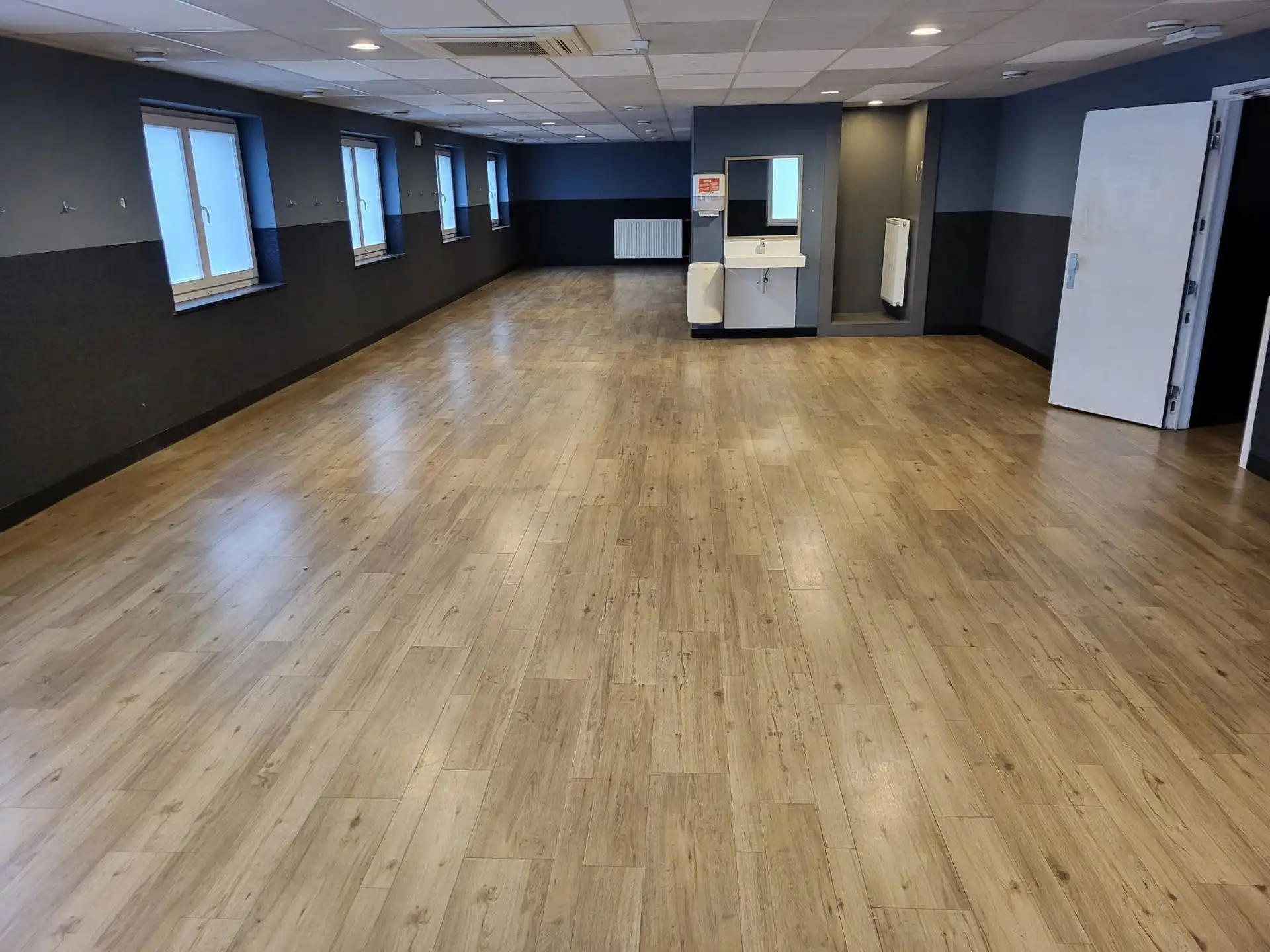TE KOOP: Multifunctioneel gebouw van 1386m²  foto 9