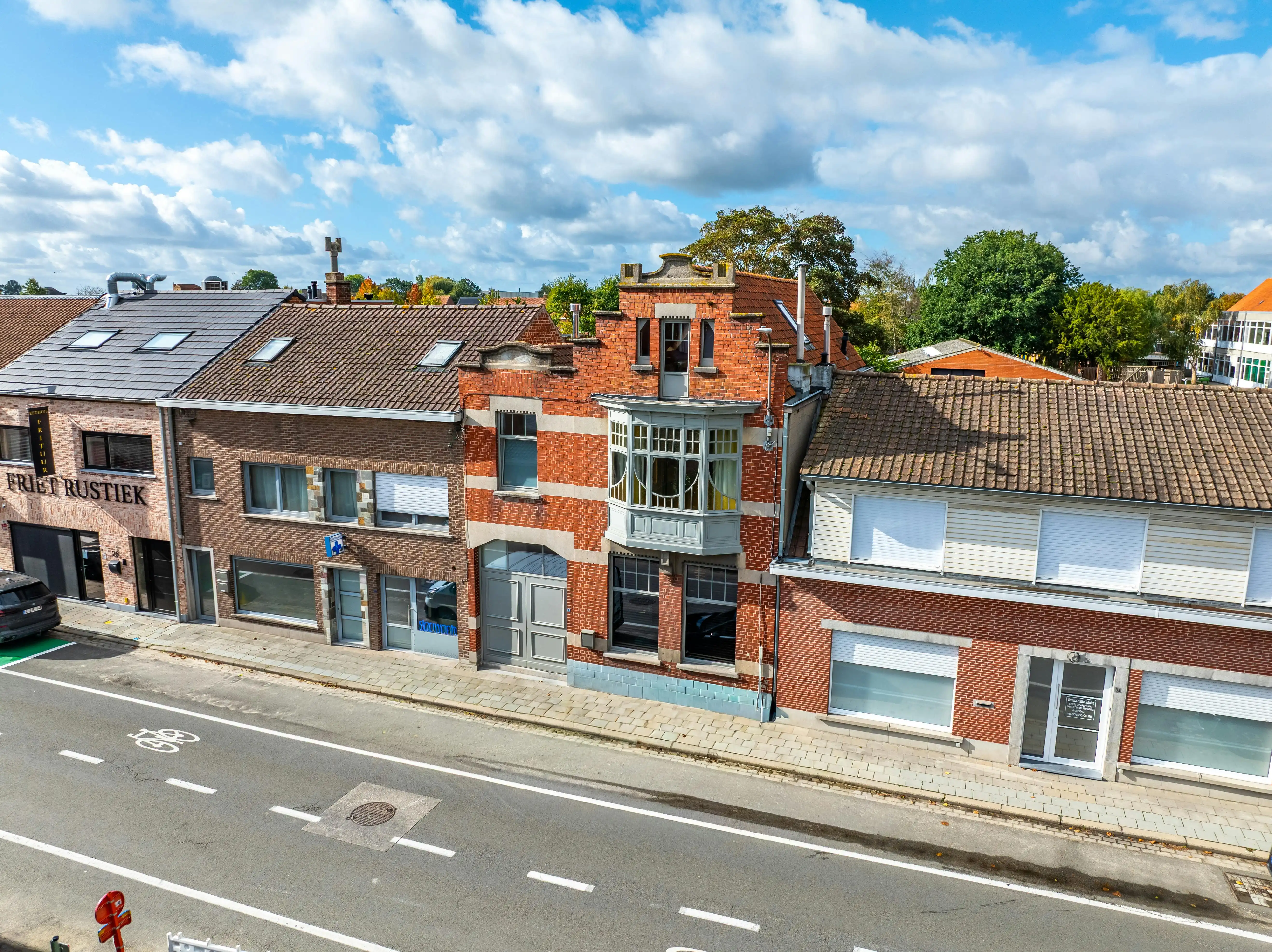 Instapklare herenwoning met ruim bijgebouw  foto 23