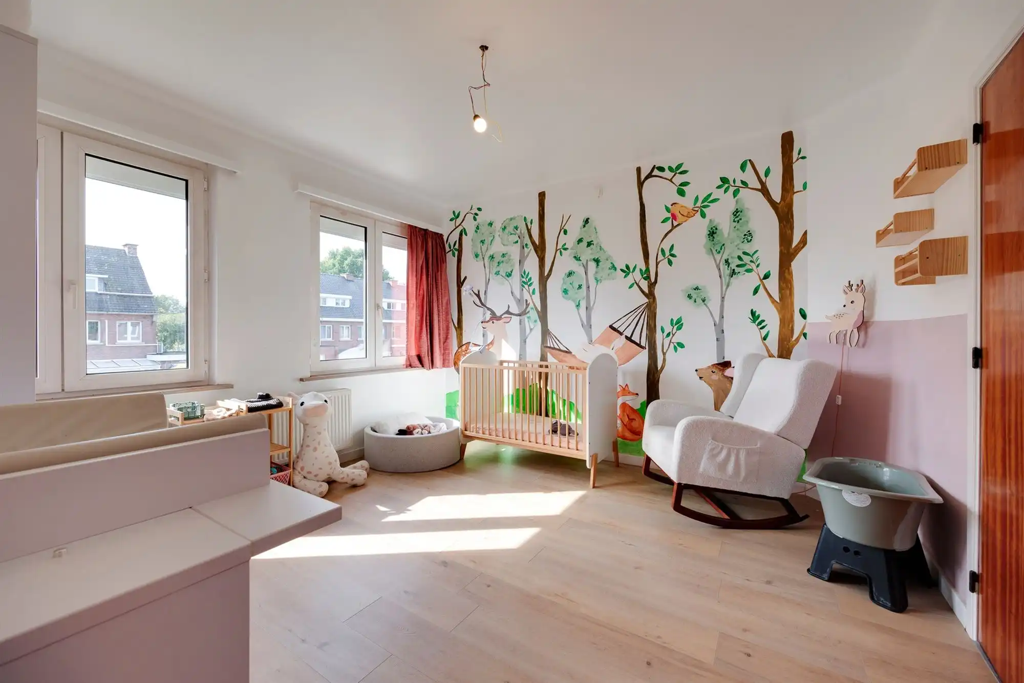 Instapklare woning met 4 (mog 5.) slaapkamers en tuin op rustige locatie!  foto 11