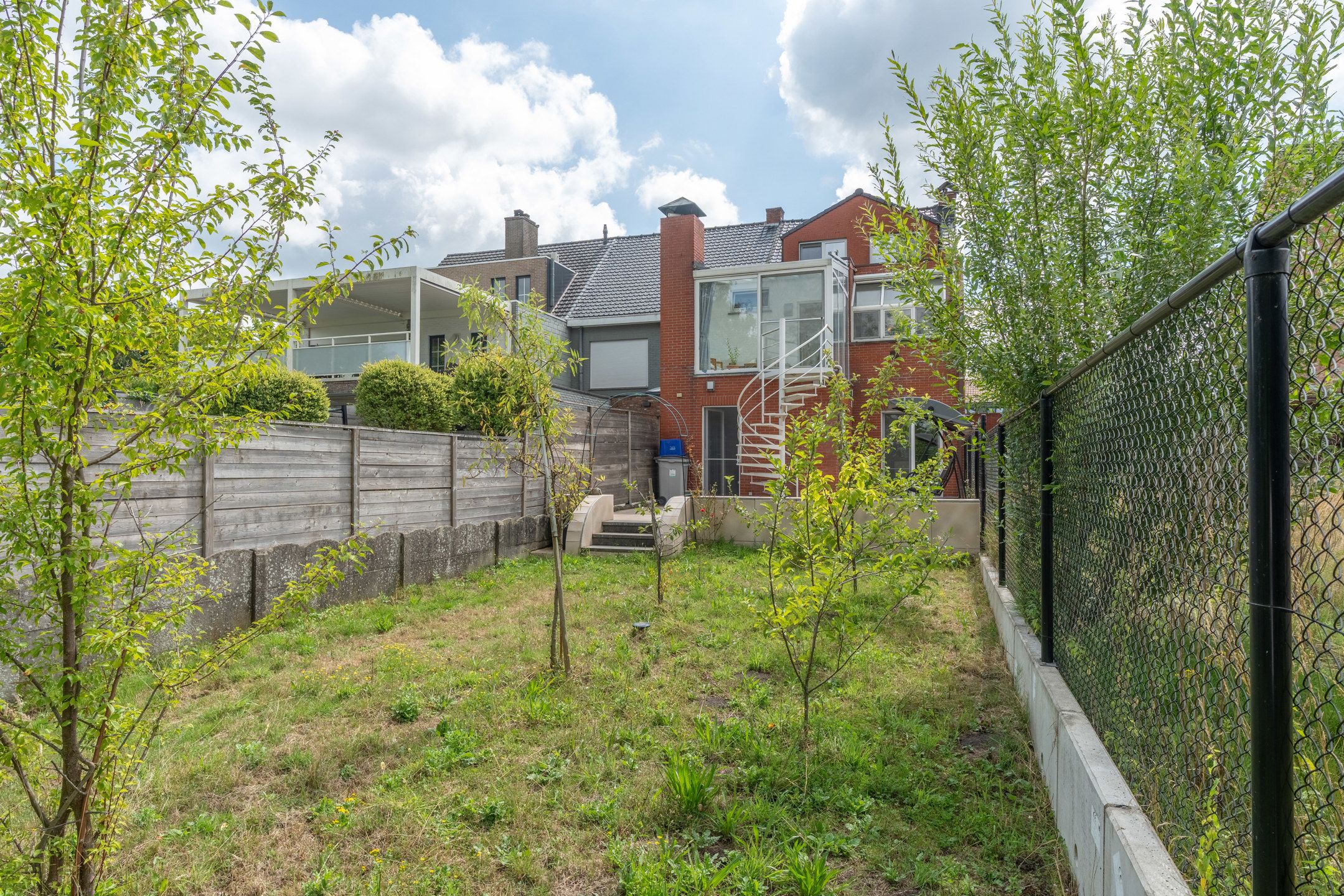 Volledig vernieuwde  woning/kantoor/handelspand met 5 slpks foto 45