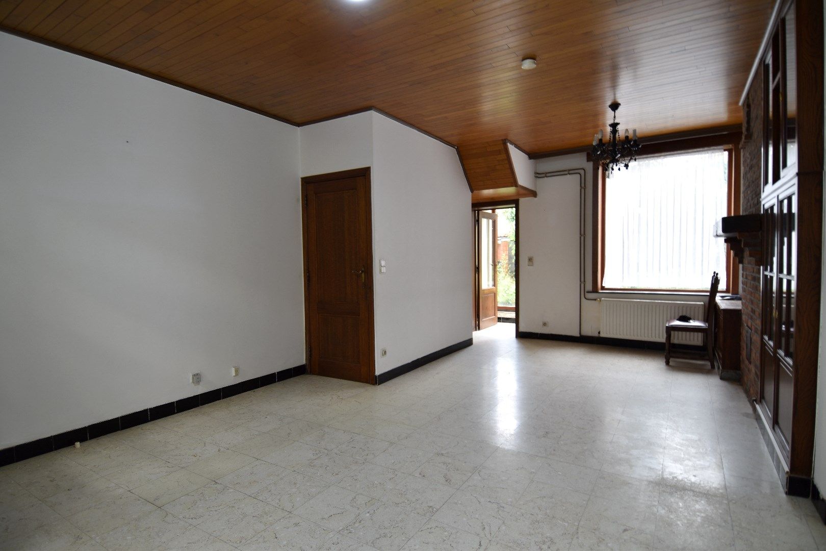 Ruime 3-slaapkamerwoning met bovenliggend appartement (woning) te koop in centrum-Kortrijk foto 4