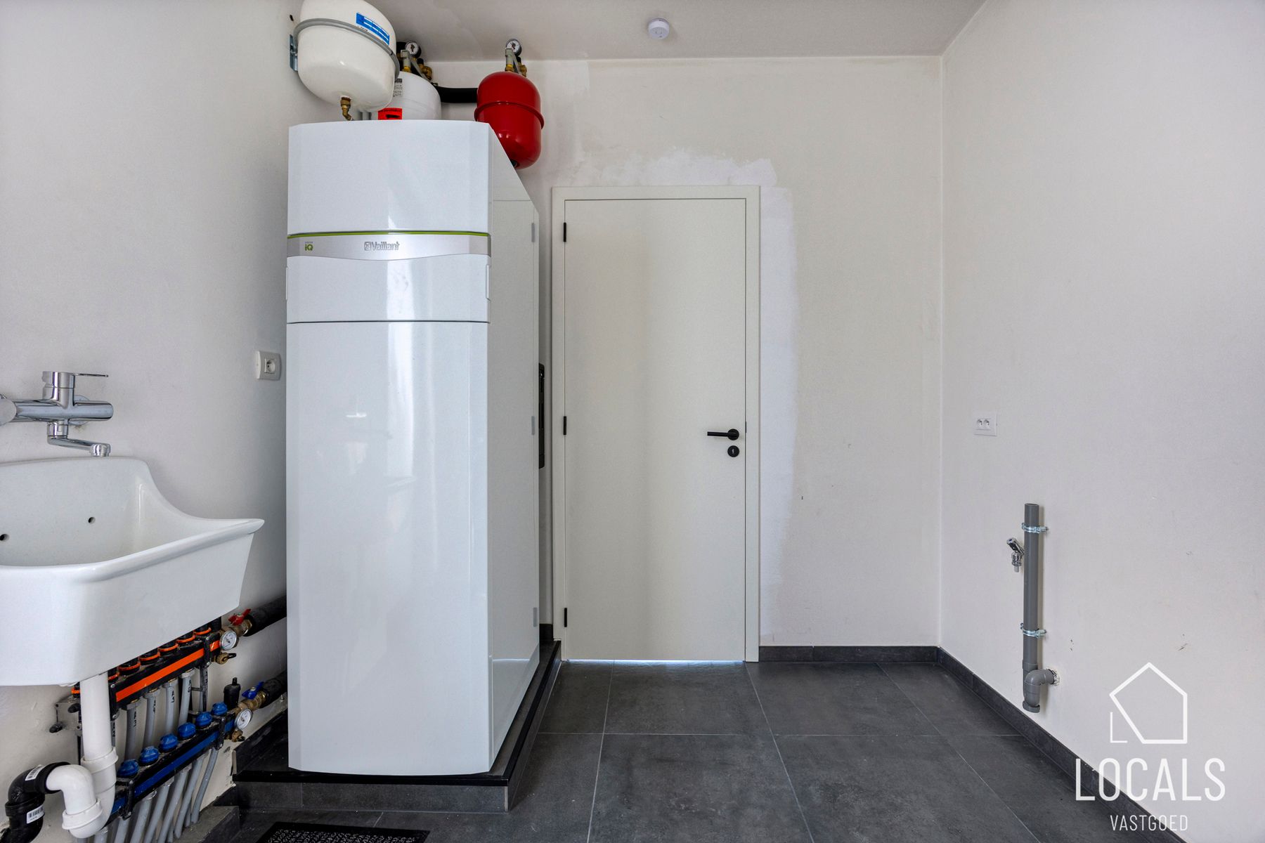Prachtige nieuwbouwwoning op 642m² met zuidgerichte tuin foto 15