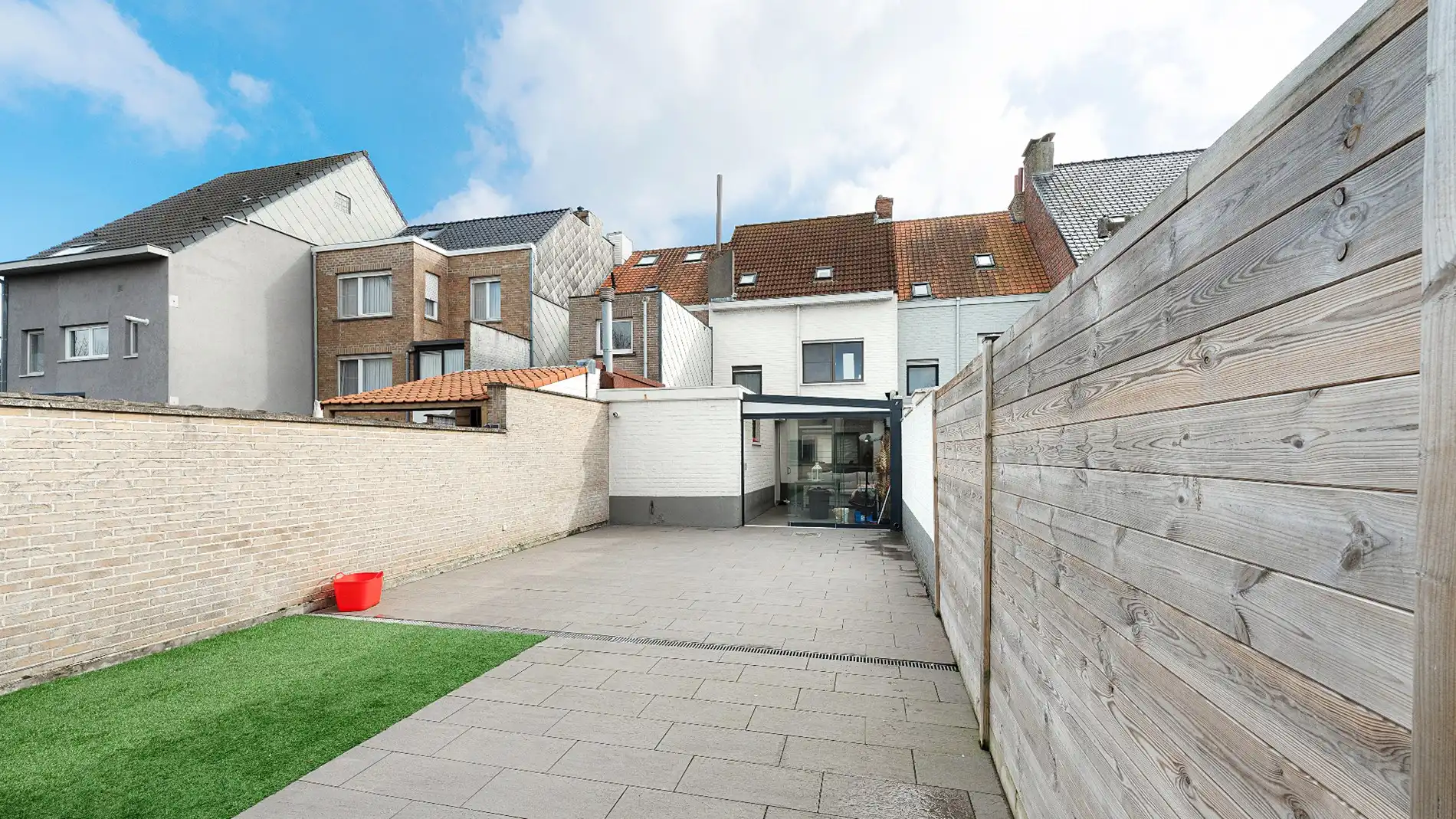  Instapklare en ruime gezinswoning met dubbele garage in het hart van Zeebrugge. foto 11