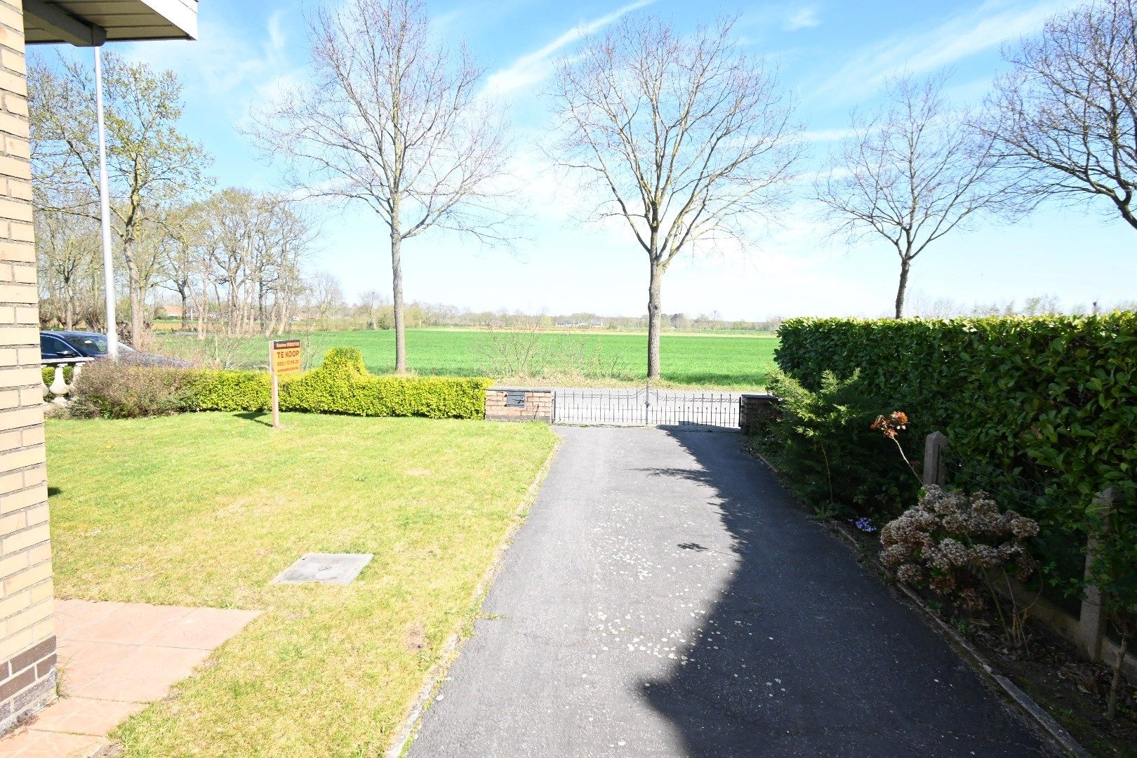Halfopen bebouwing met garage en tuin foto 24