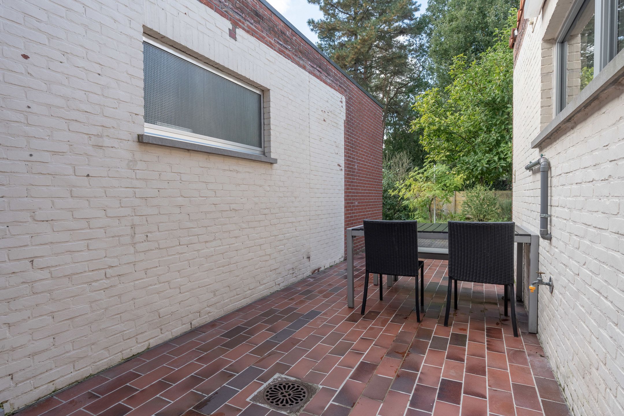 Instapklare woning met 3 slpk's, tuin en garage te Turnhout. foto 14