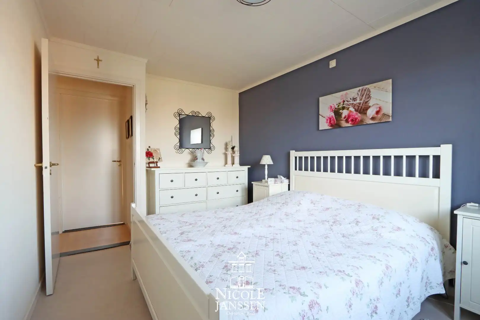 Halfopen gezinswoning met 4 slaapkamers, garage en tuintje foto 18