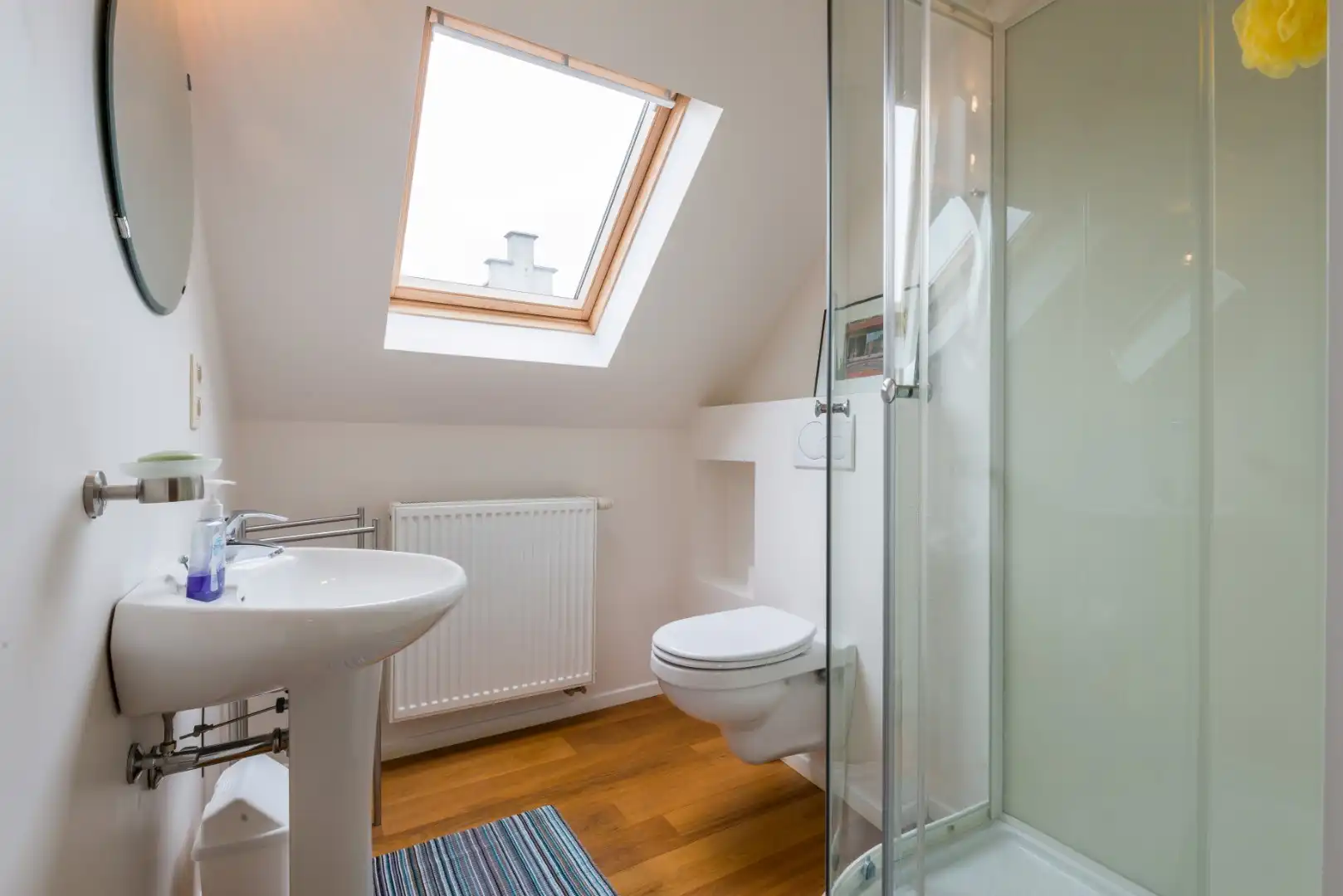 Karaktervolle stadswoning met modern comfort en authentieke ziel foto 16