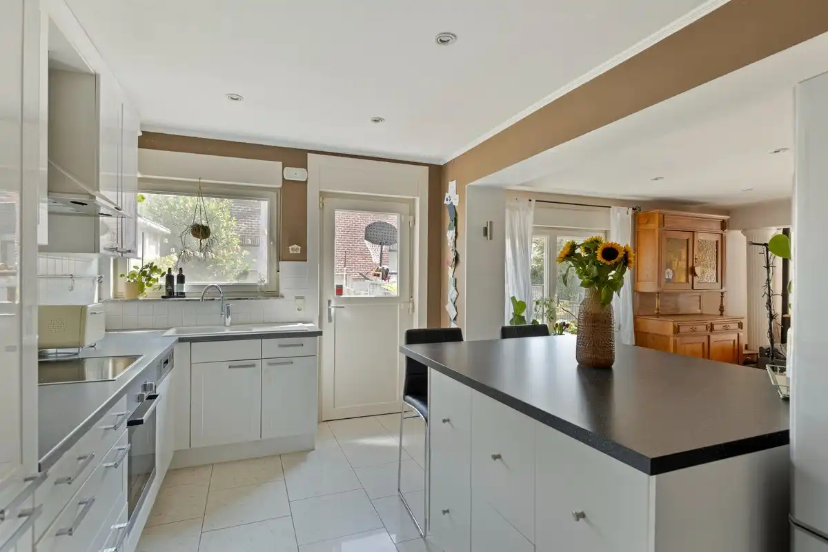 Charmante driegevelwoning foto 7